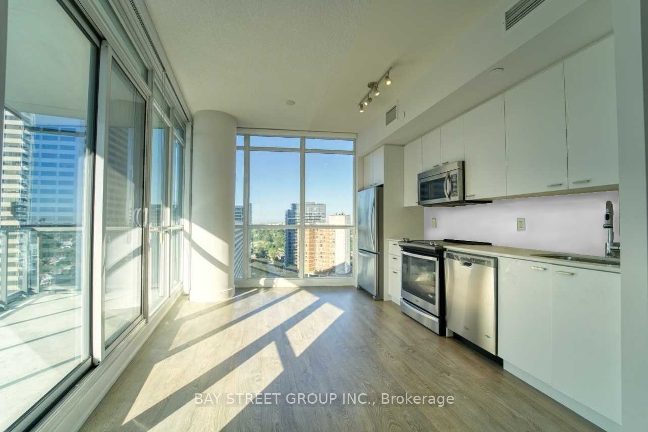 30 Roehampton Ave, #1102