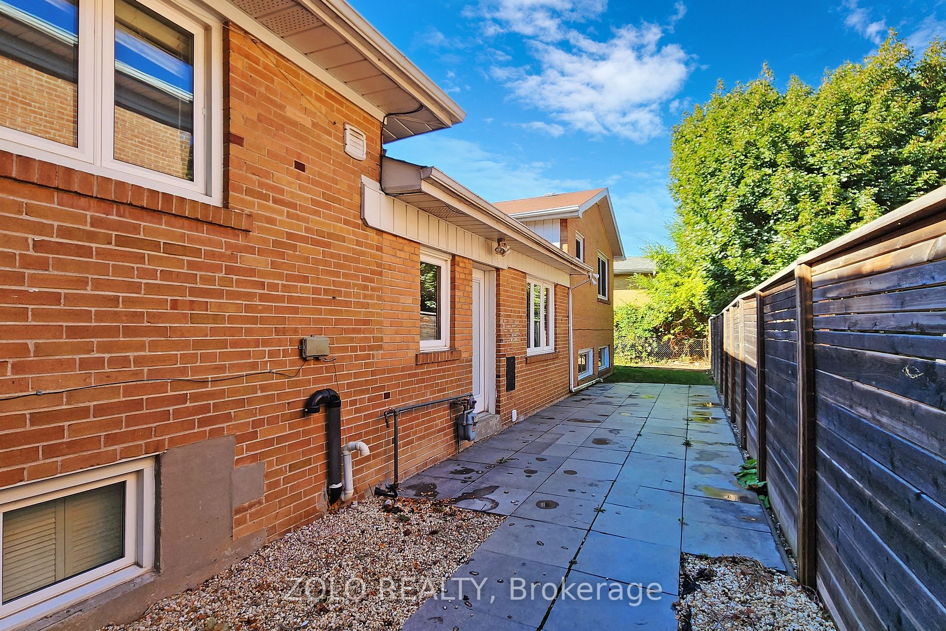 212 Goddard St, #Main