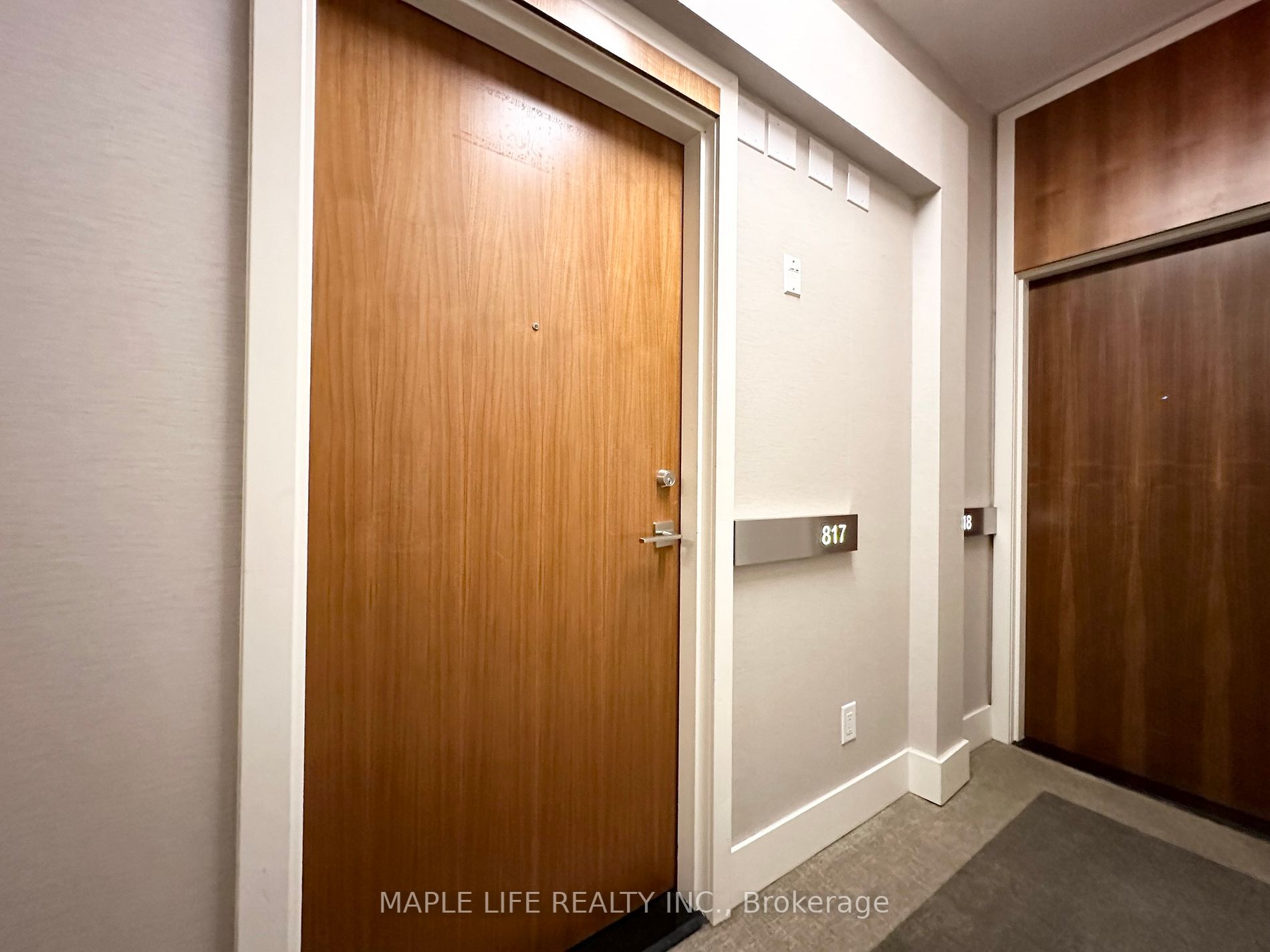 111 St Clair Ave W, #817