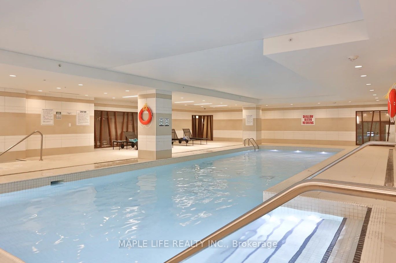 111 St Clair Ave W, #817