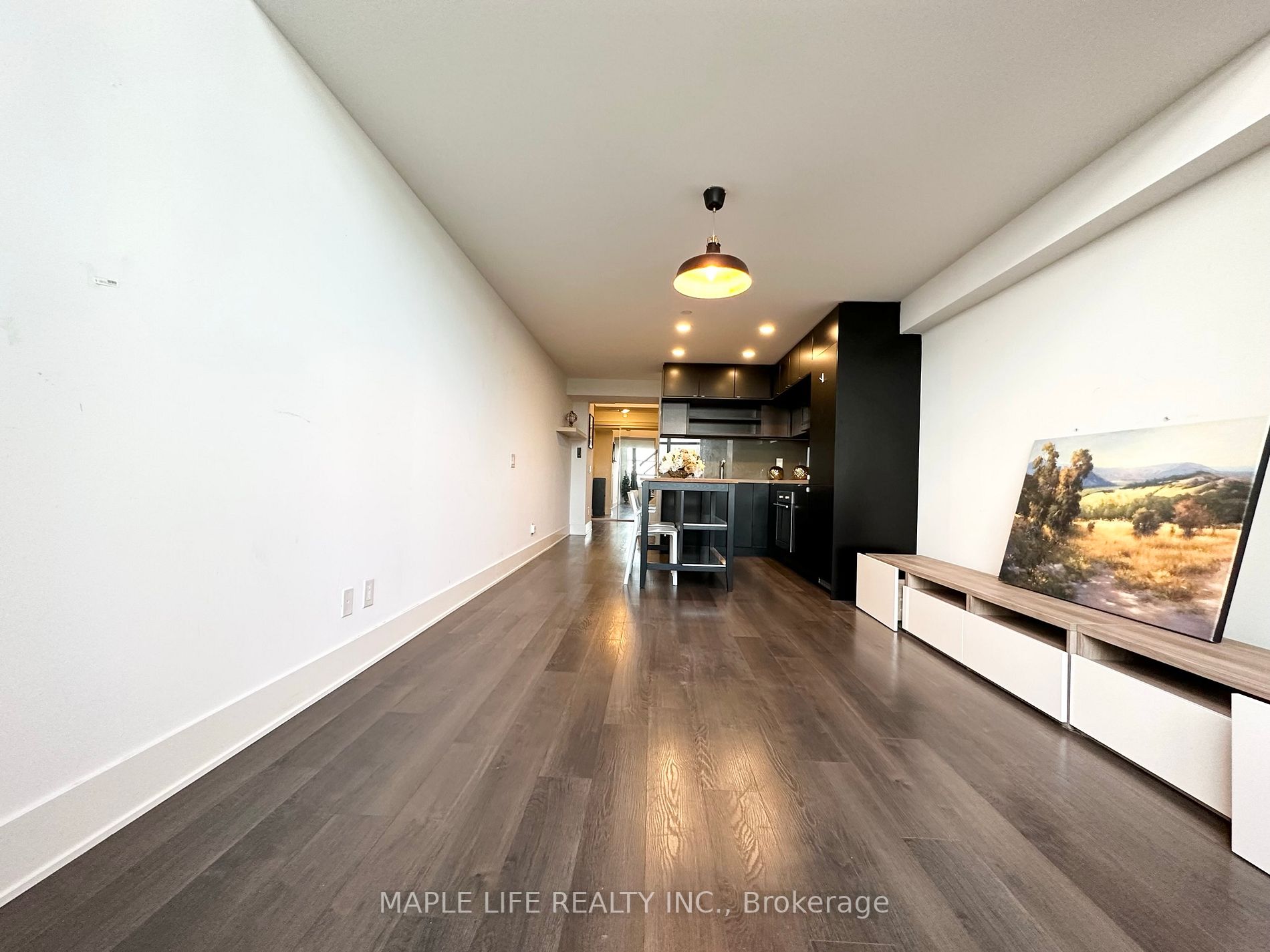 111 St Clair Ave W, #817