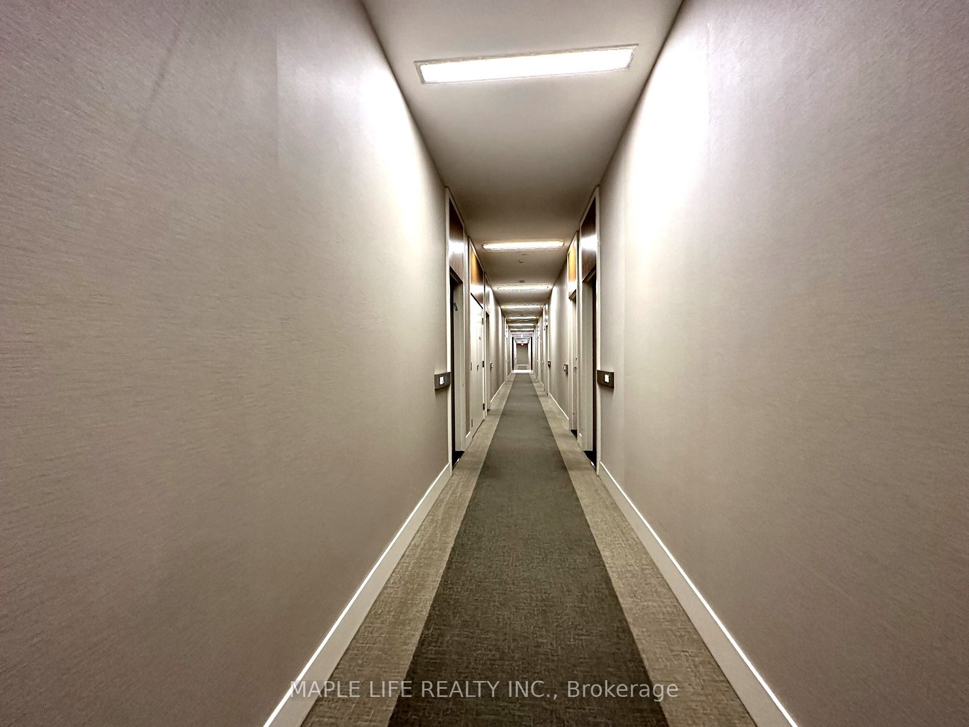 111 St Clair Ave W, #817