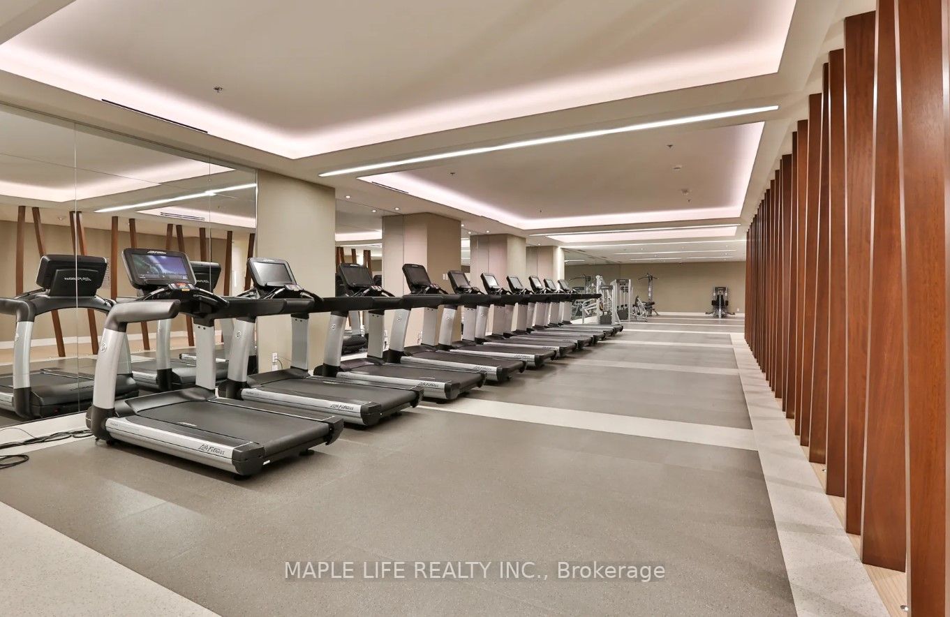 111 St Clair Ave W, #817