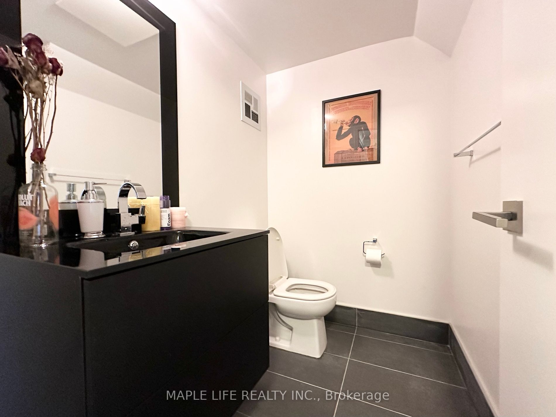 111 St Clair Ave W, #817