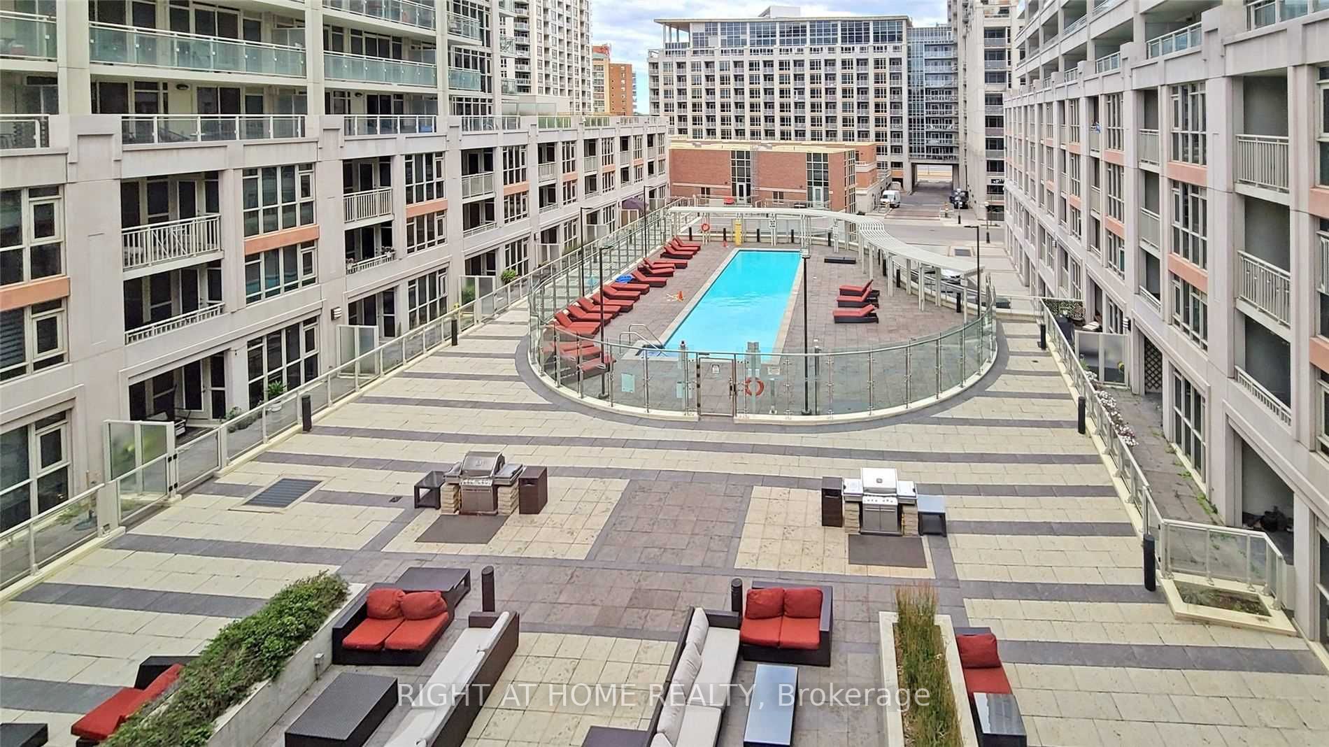 35 Bastion St, #824