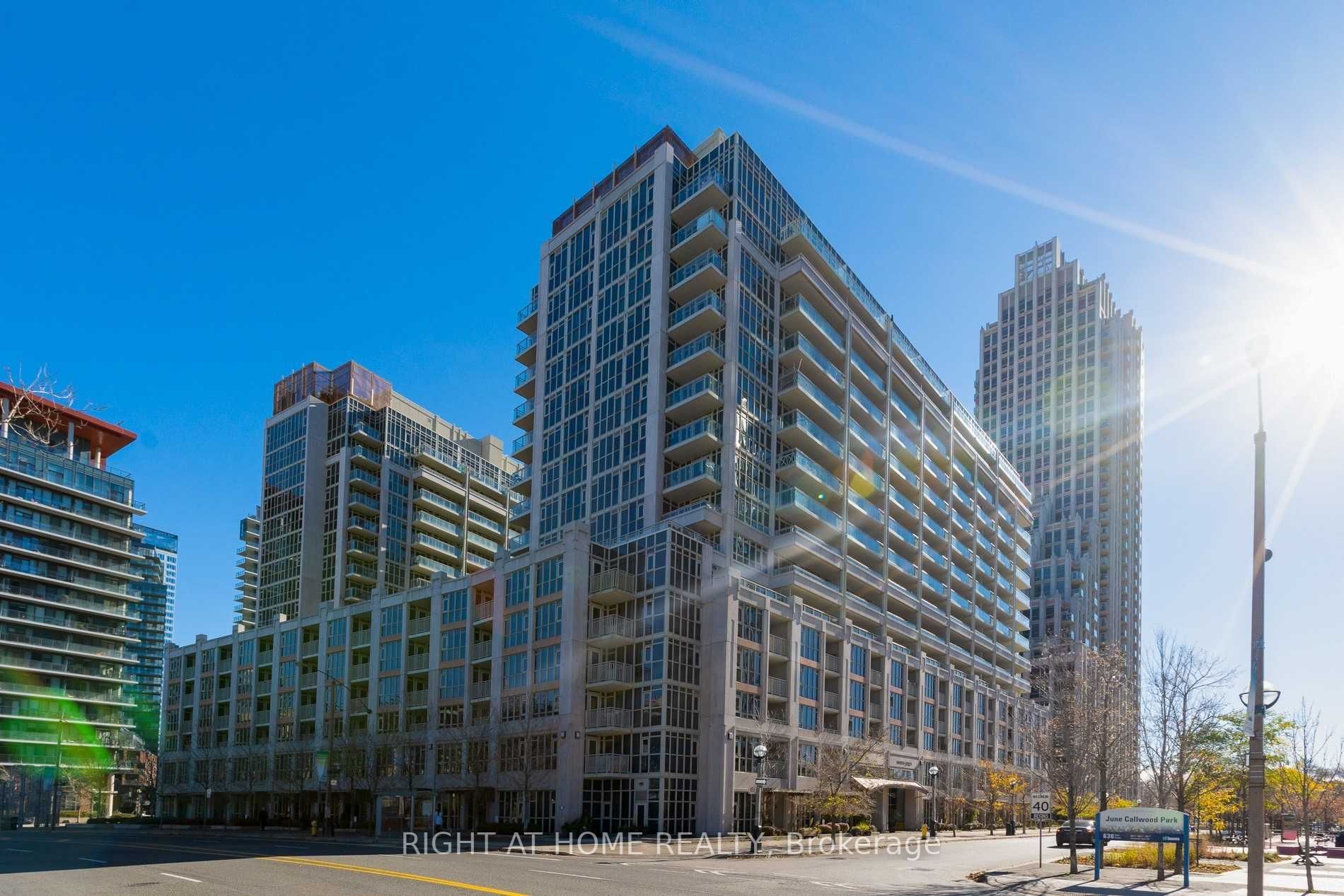 35 Bastion St, #824