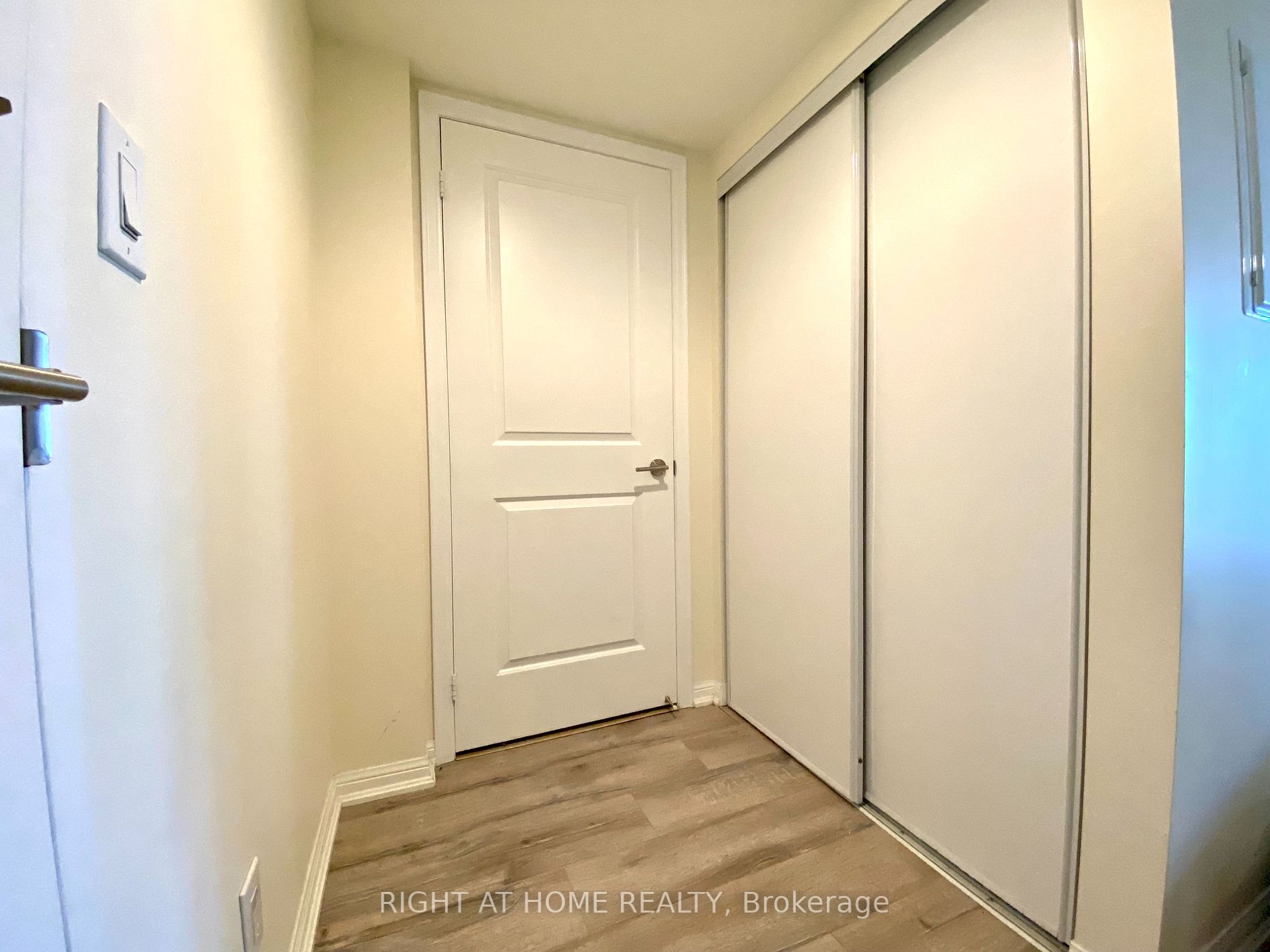 35 Bastion St, #824