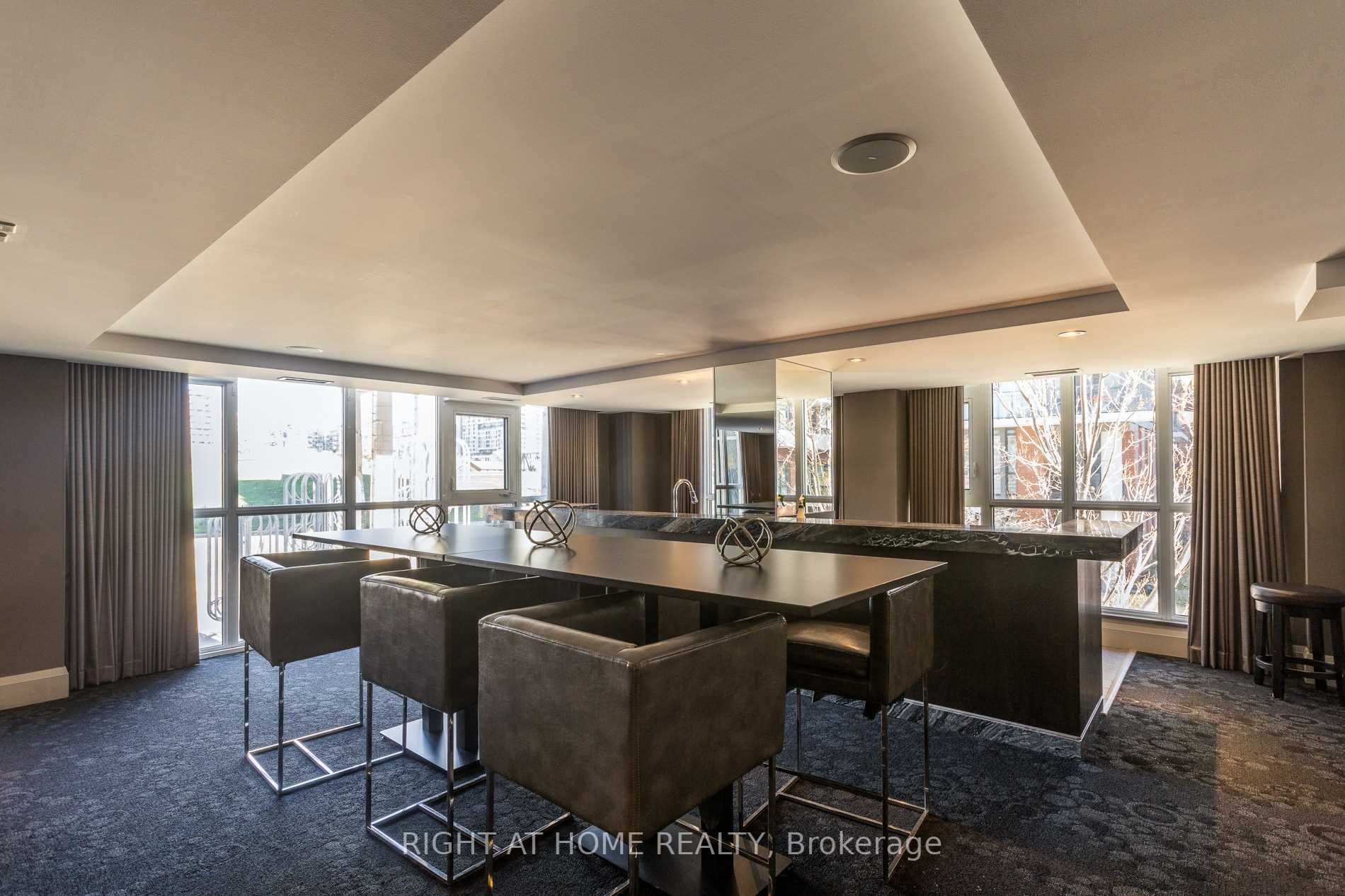35 Bastion St, #824