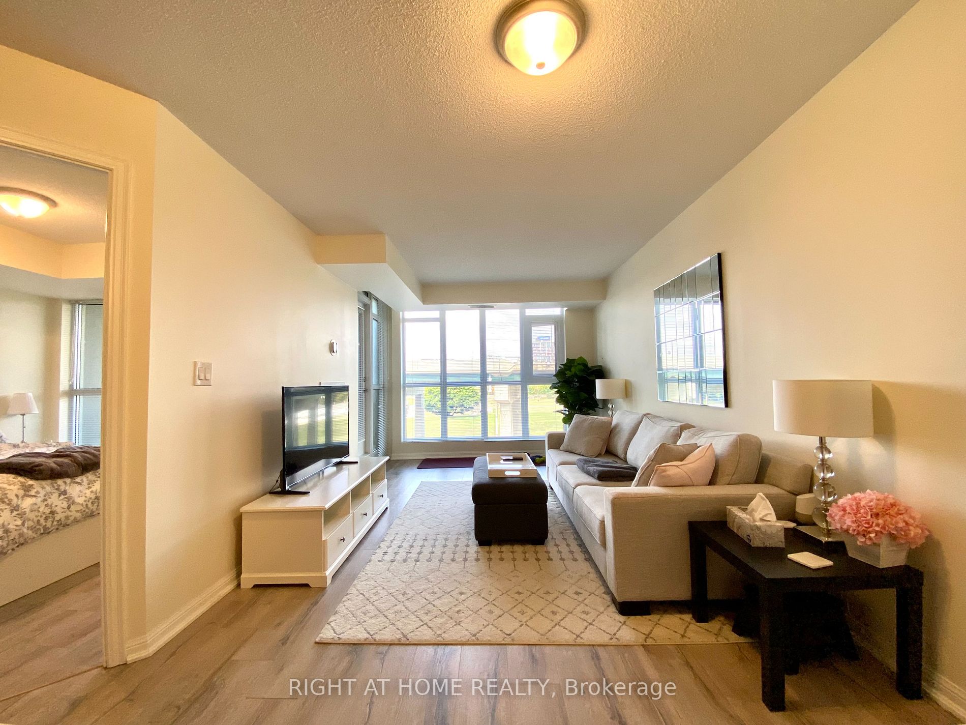 35 Bastion St, #824