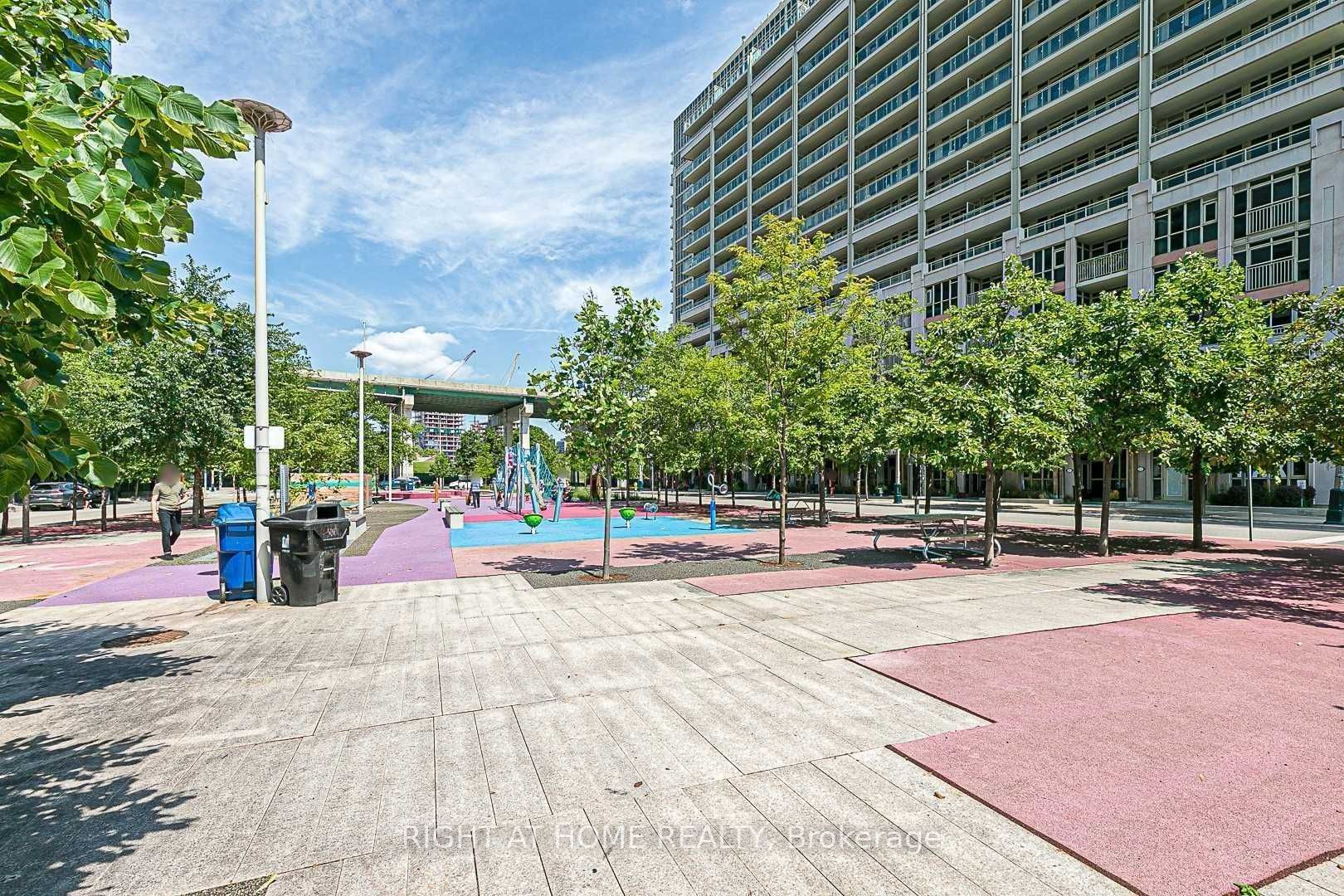 35 Bastion St, #824