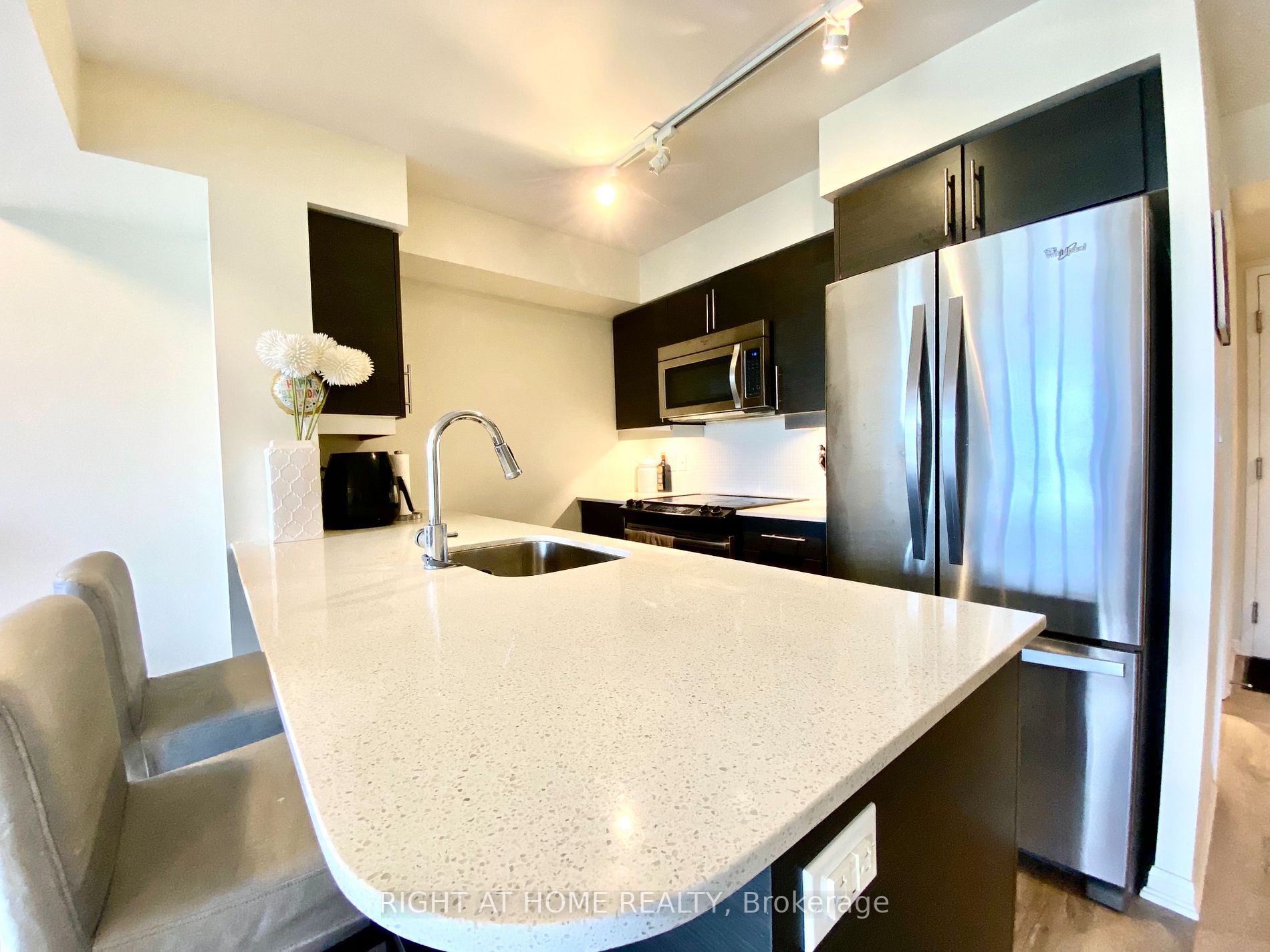 35 Bastion St, #824