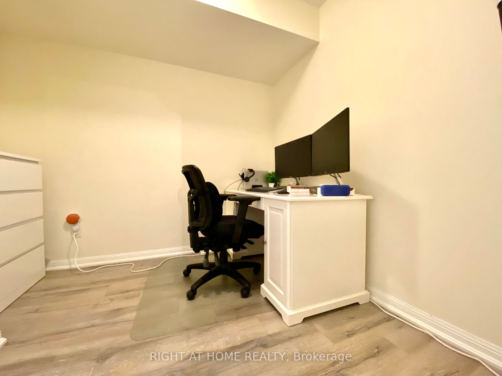 35 Bastion St, #824