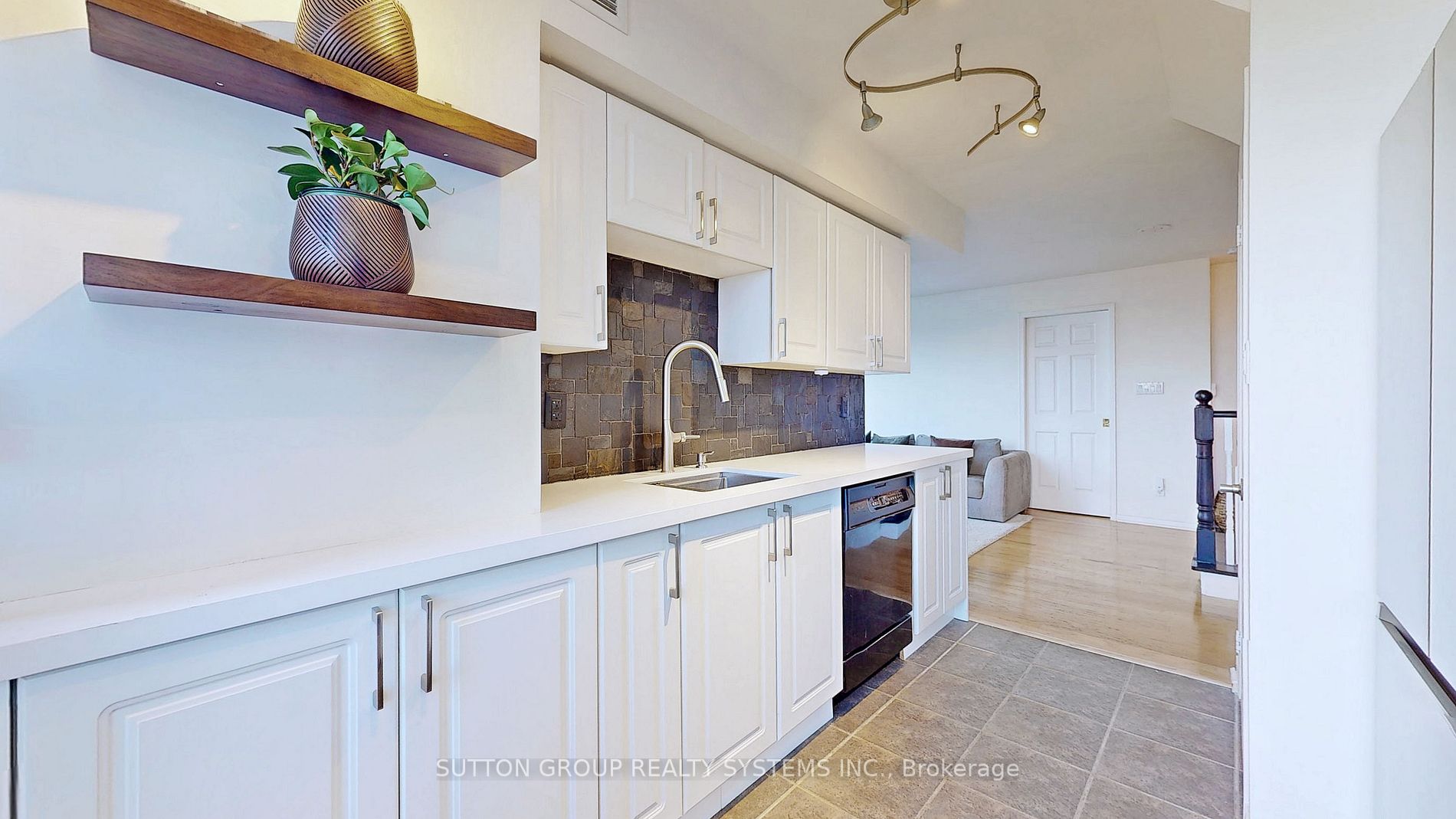 Listing C7007602 - Large Photo # 12