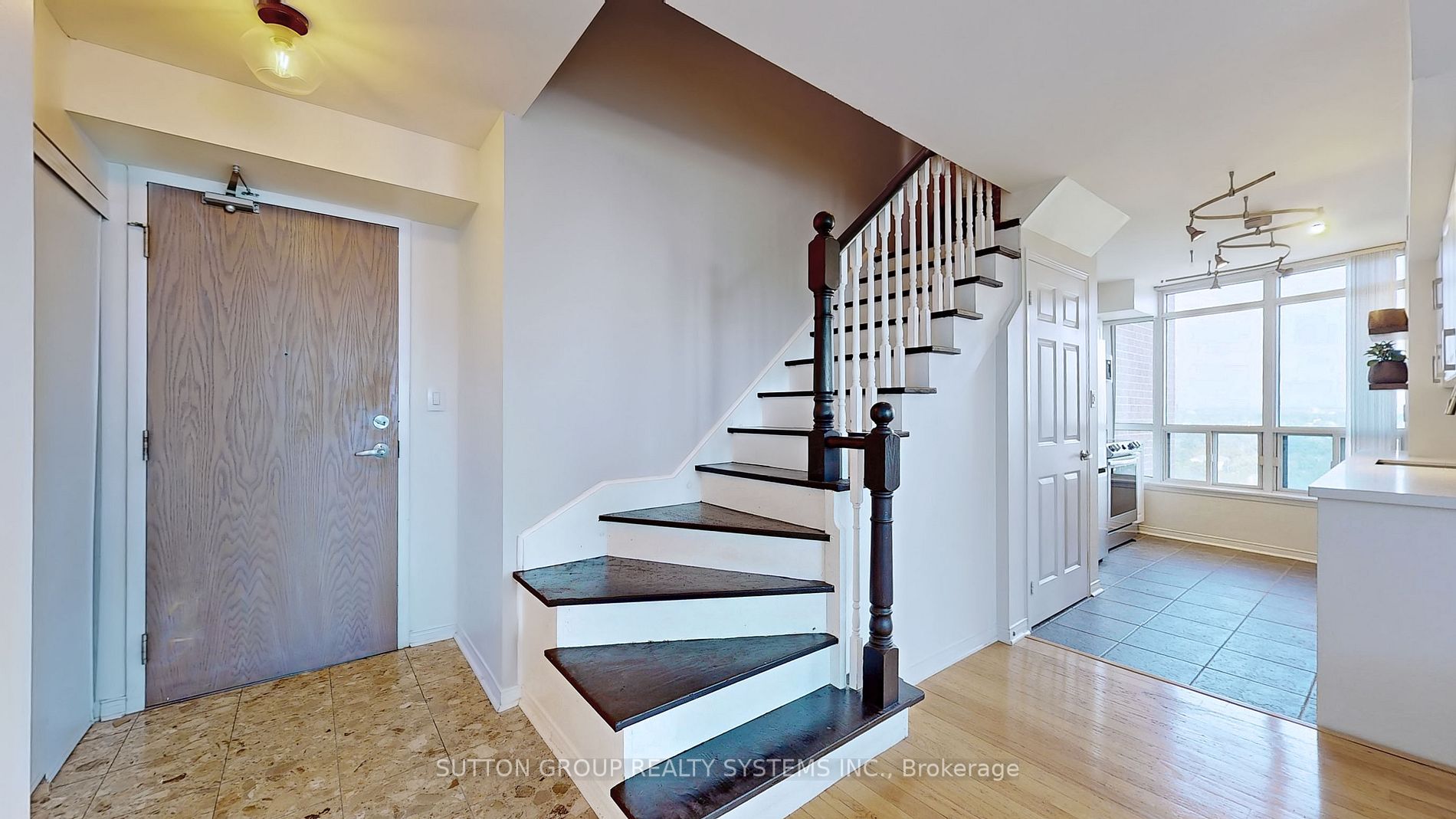 Listing C7007602 - Large Photo # 15