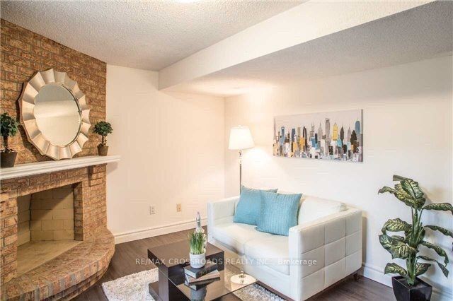 4 Mallingham Court