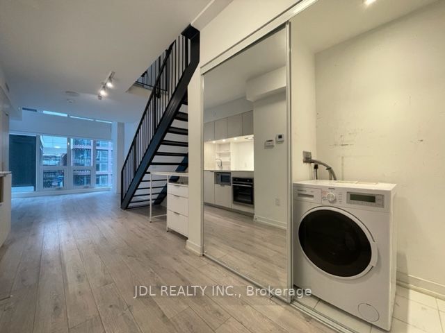 77 Shuter St, #230