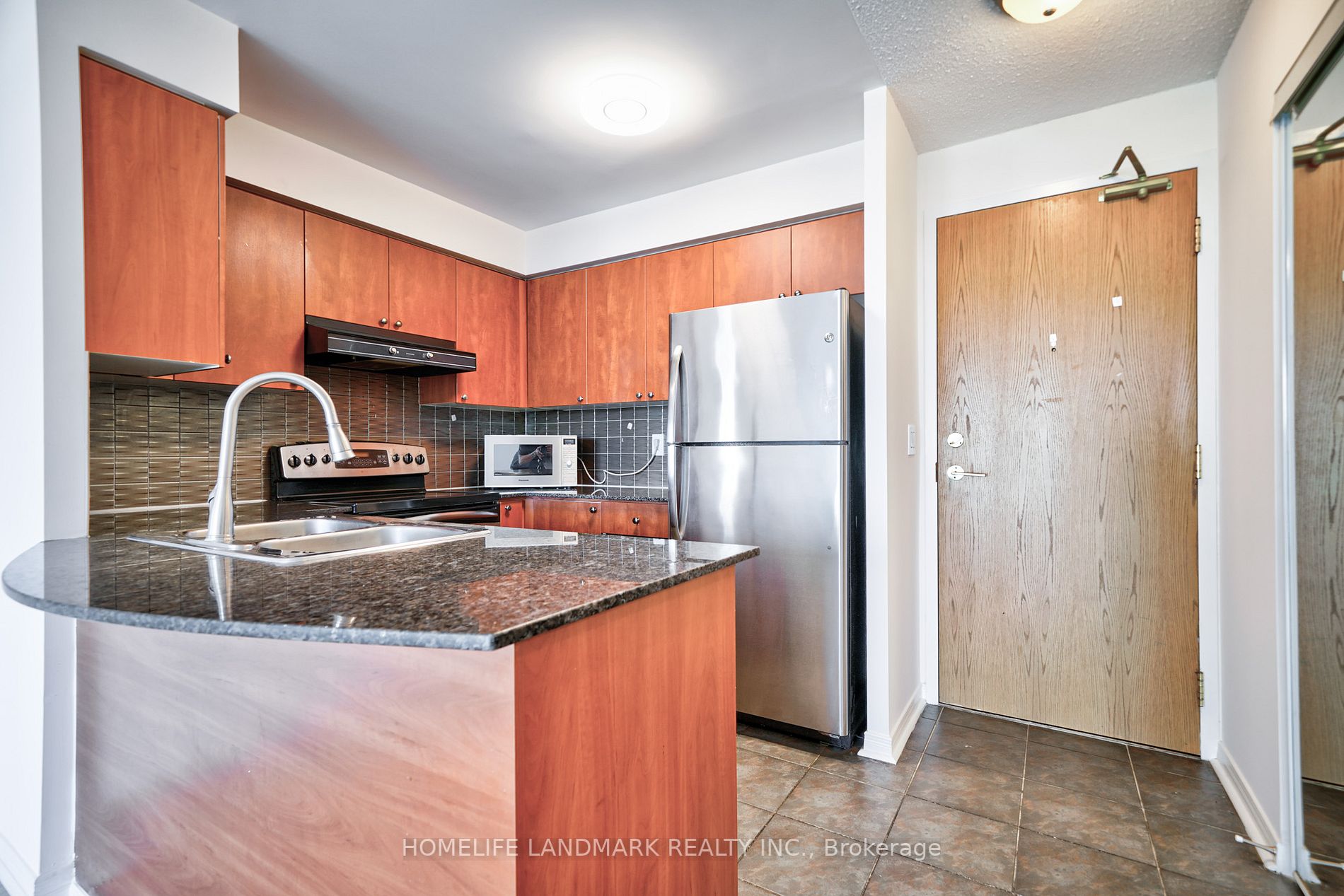 Listing C7007650 - Large Photo # 5