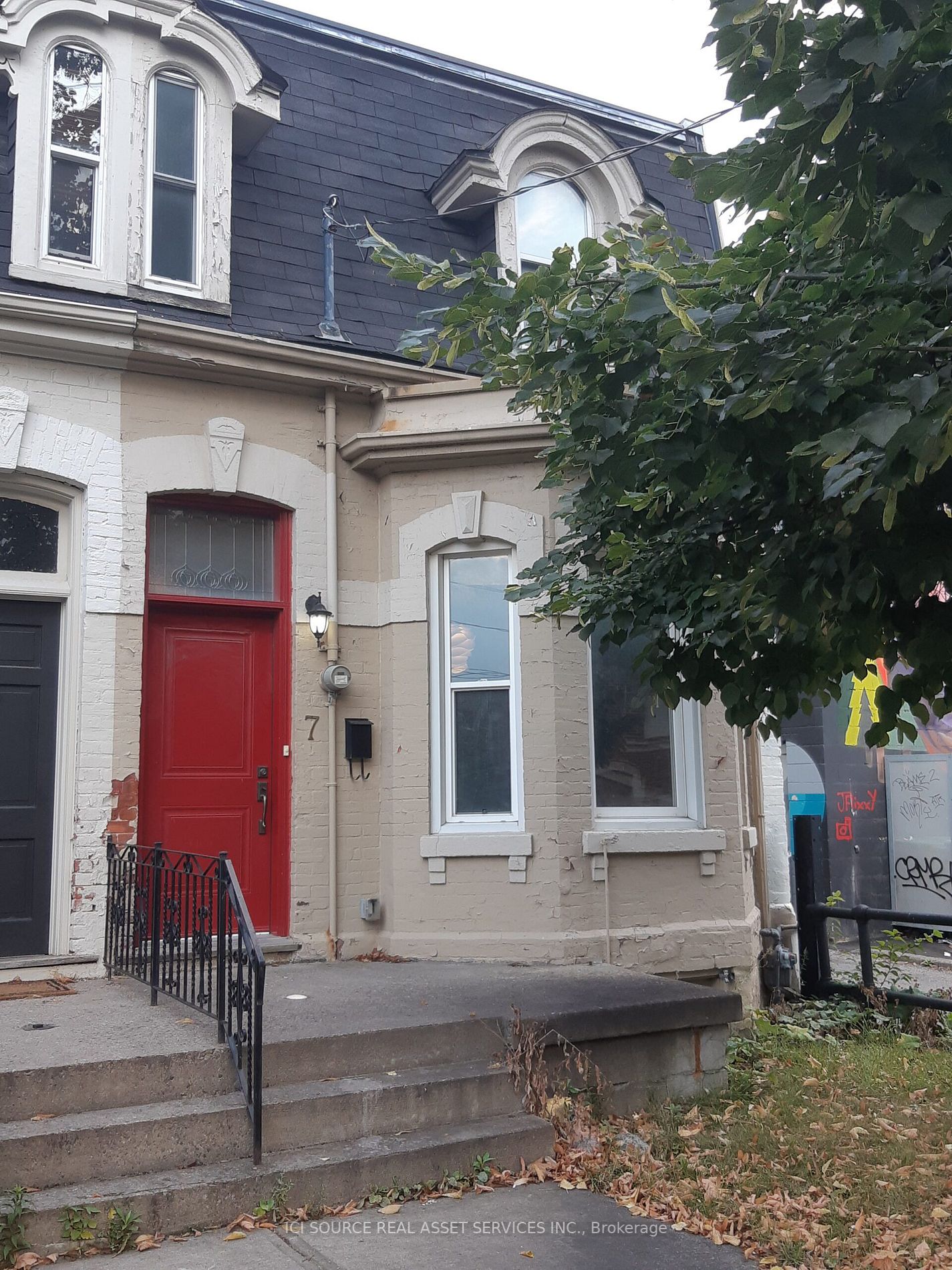 7 Brookfield St