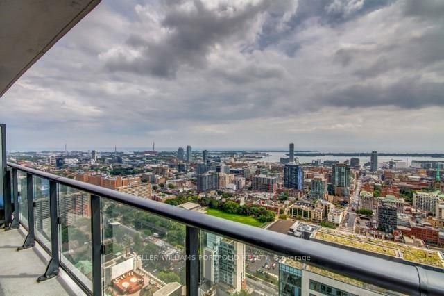159 Dundas St E, #3403