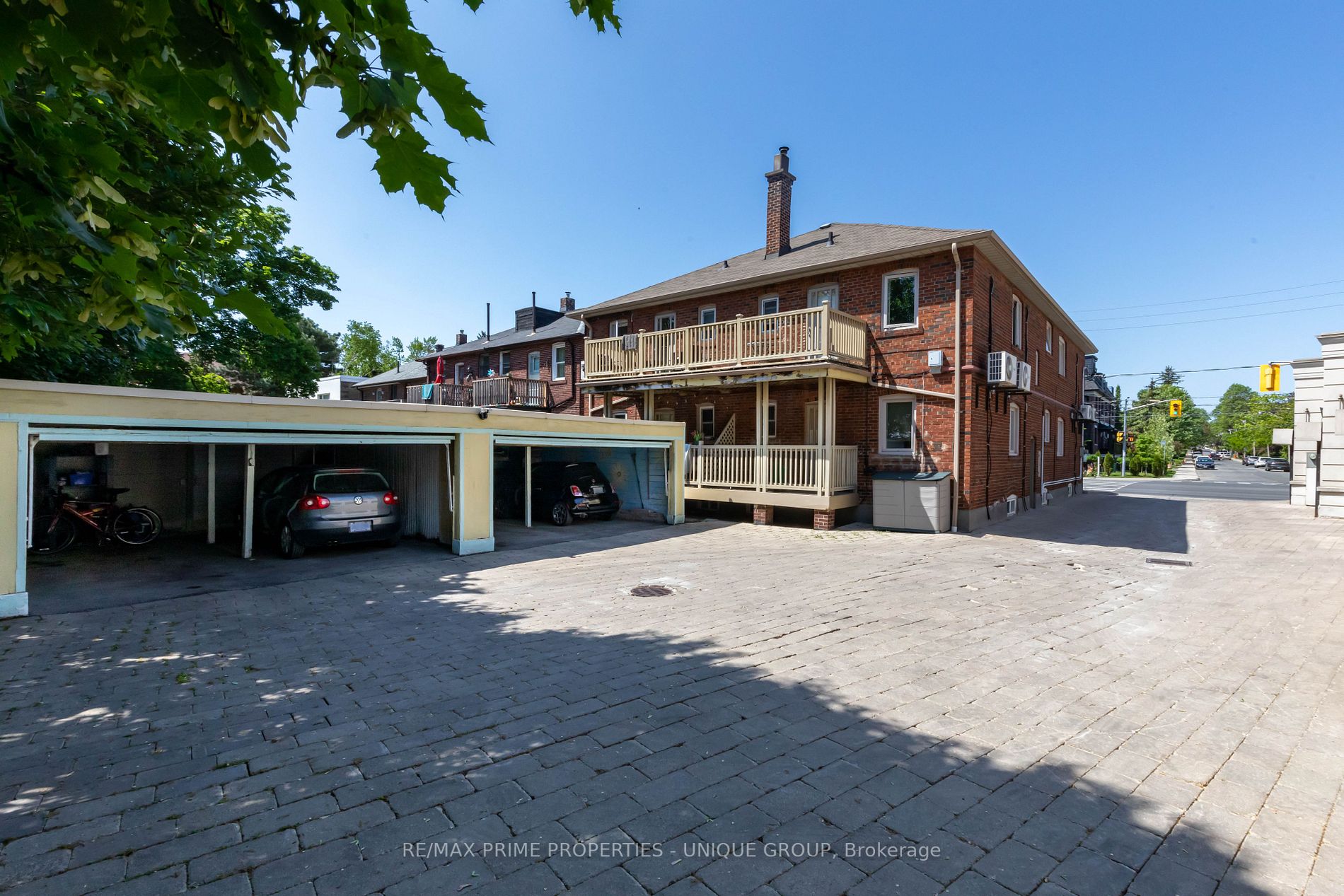 1235 Avenue Rd