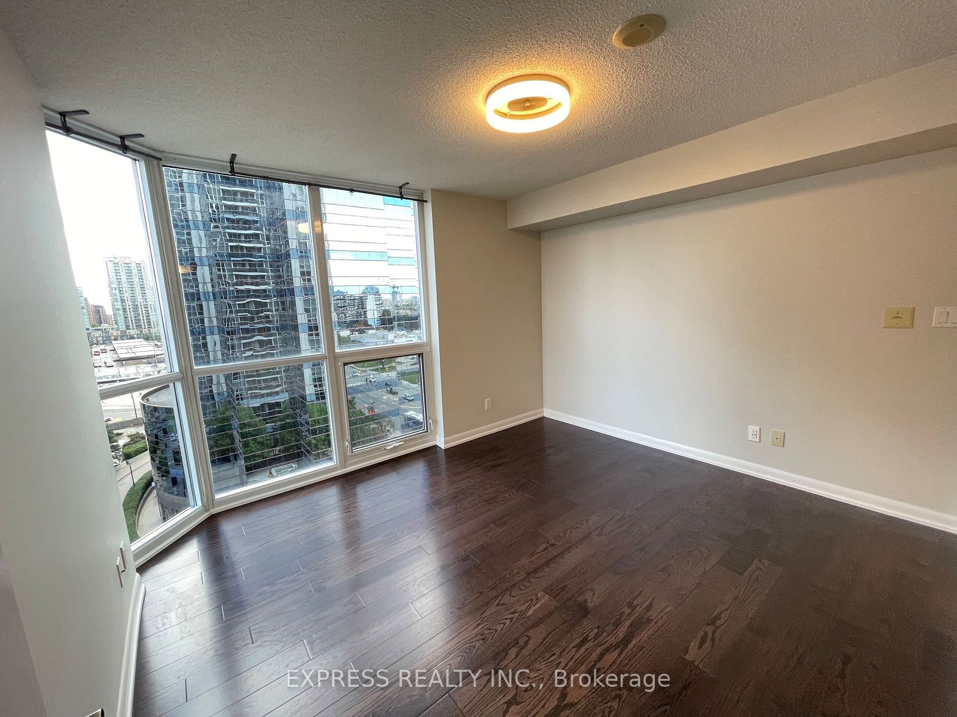 Listing C7007894 - Large Photo # 9