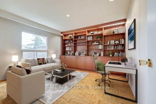 2 Tokay Crt