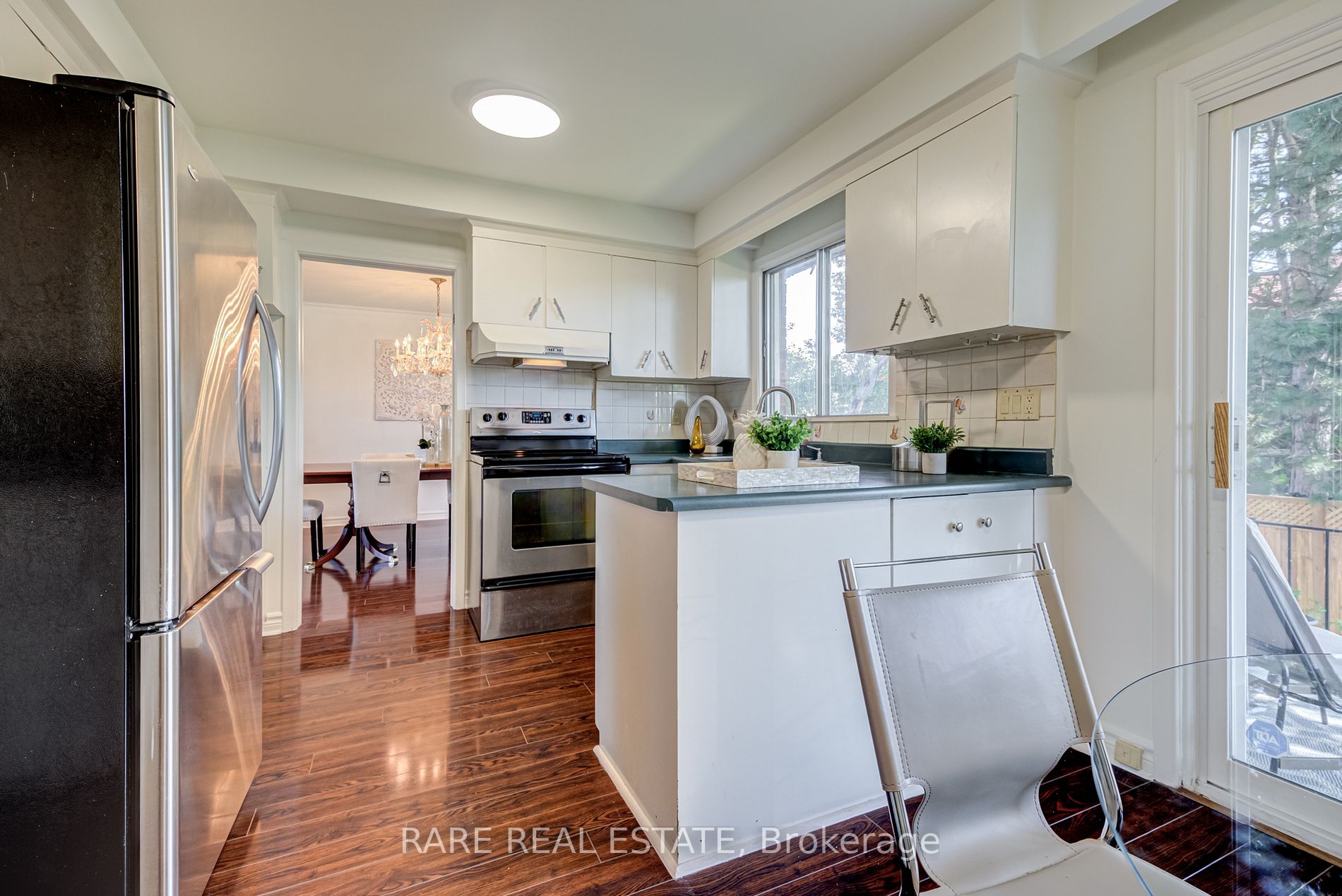 2 Tokay Crt