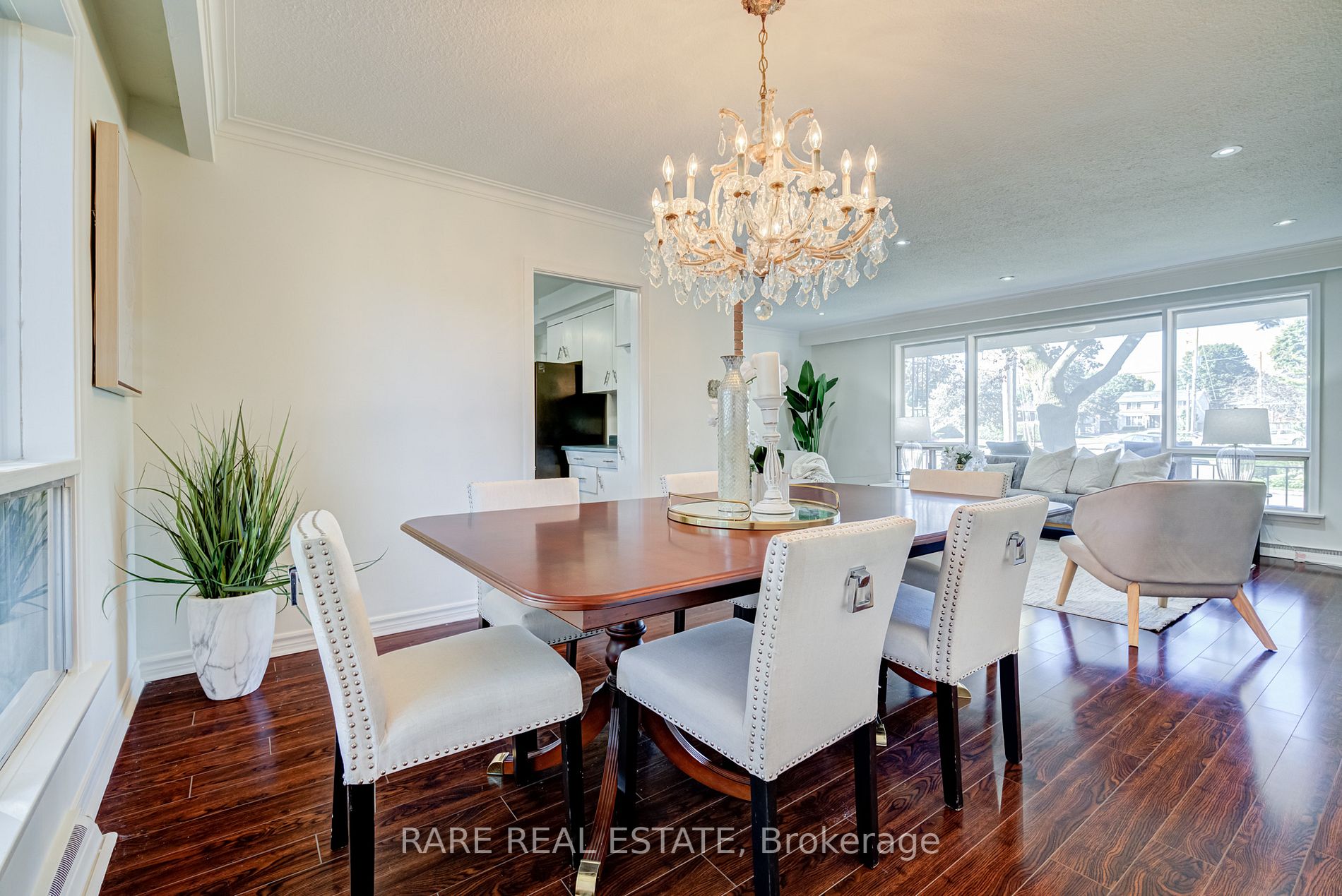 2 Tokay Crt