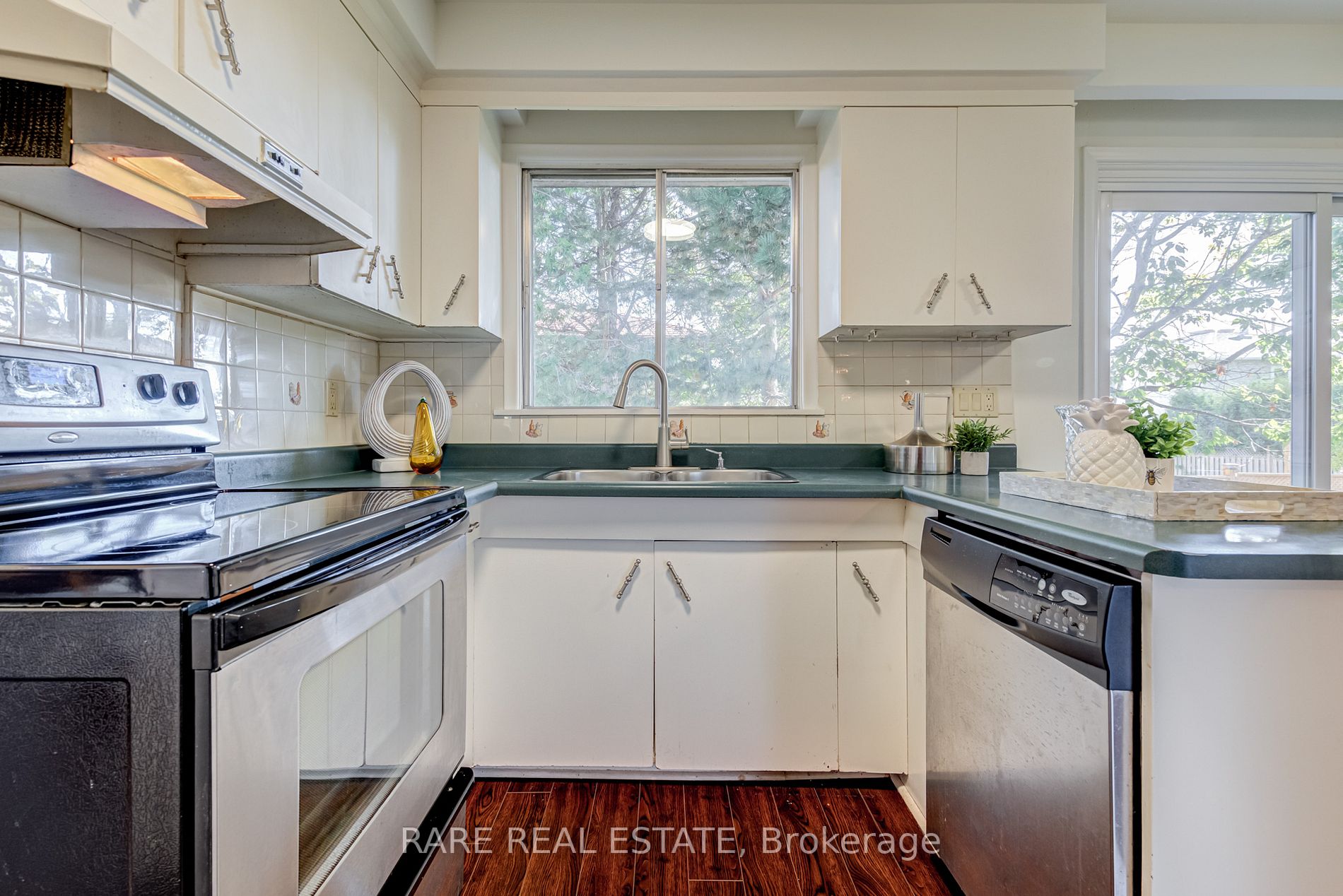 2 Tokay Crt