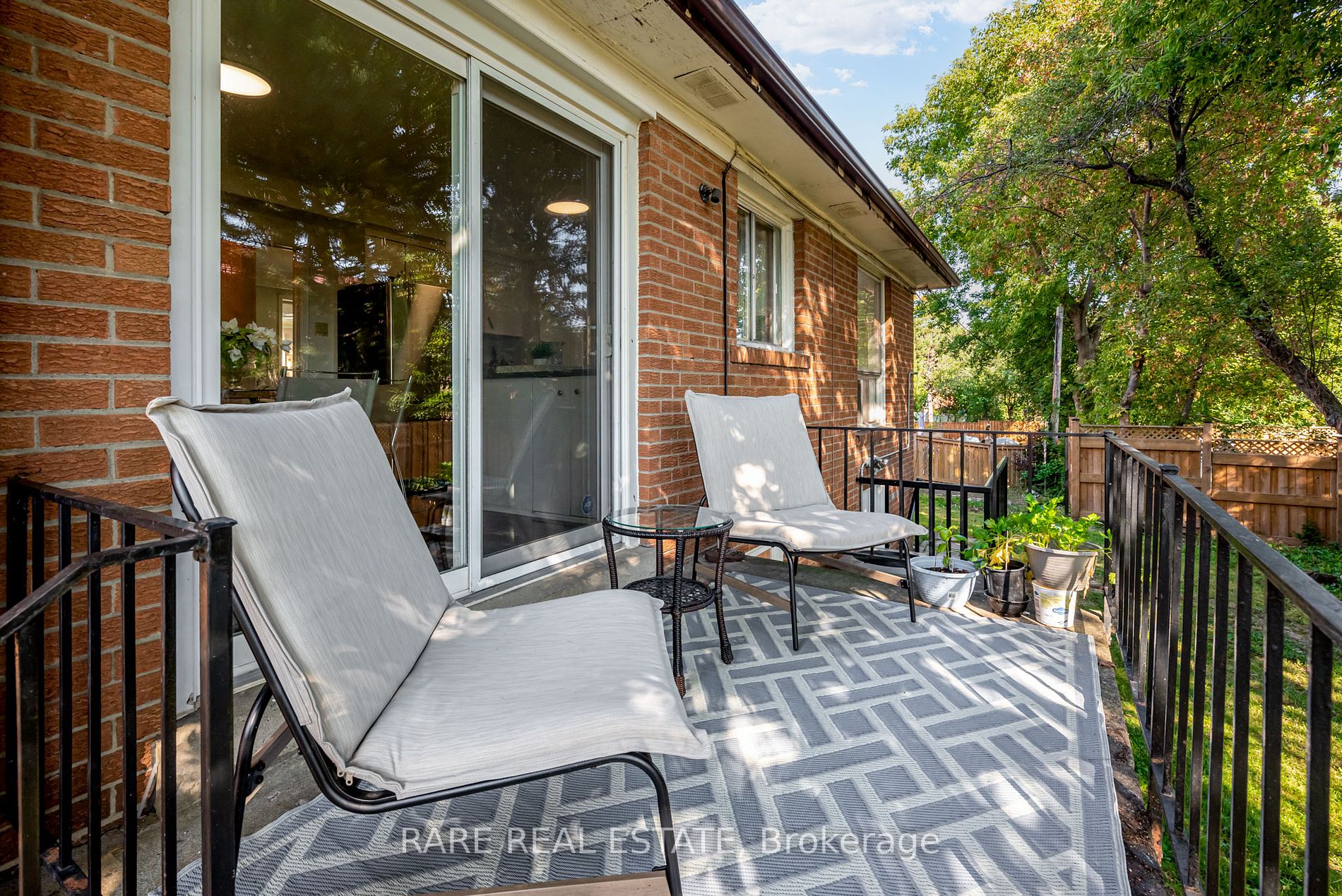 2 Tokay Crt