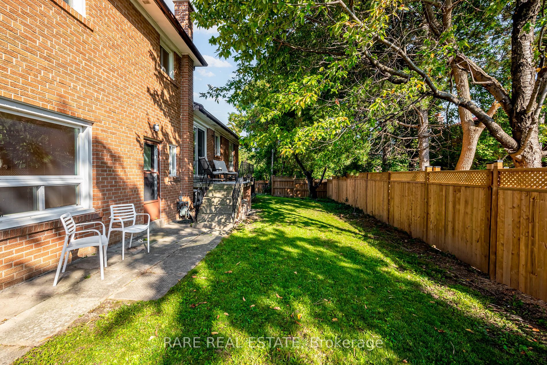 2 Tokay Crt
