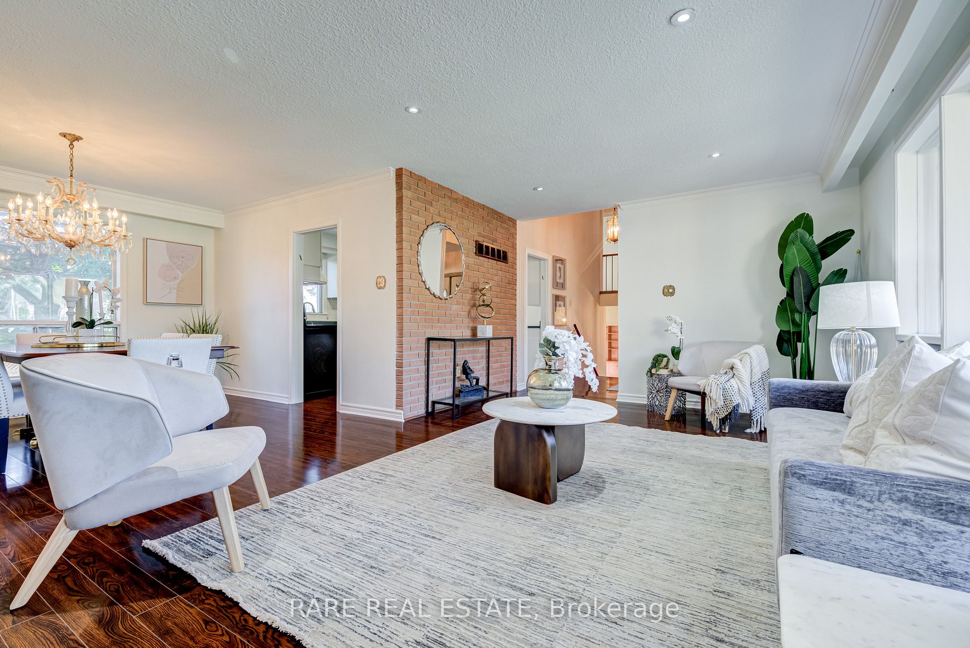 2 Tokay Crt
