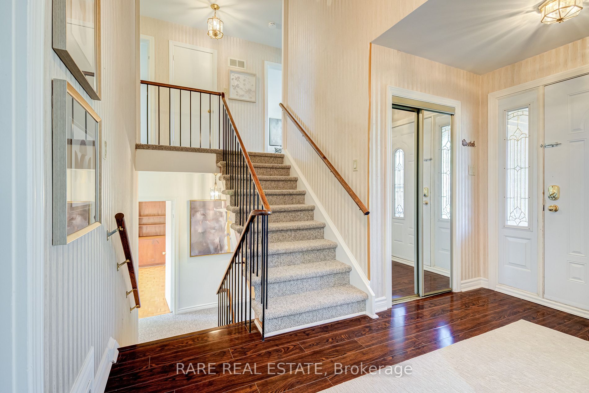 2 Tokay Crt