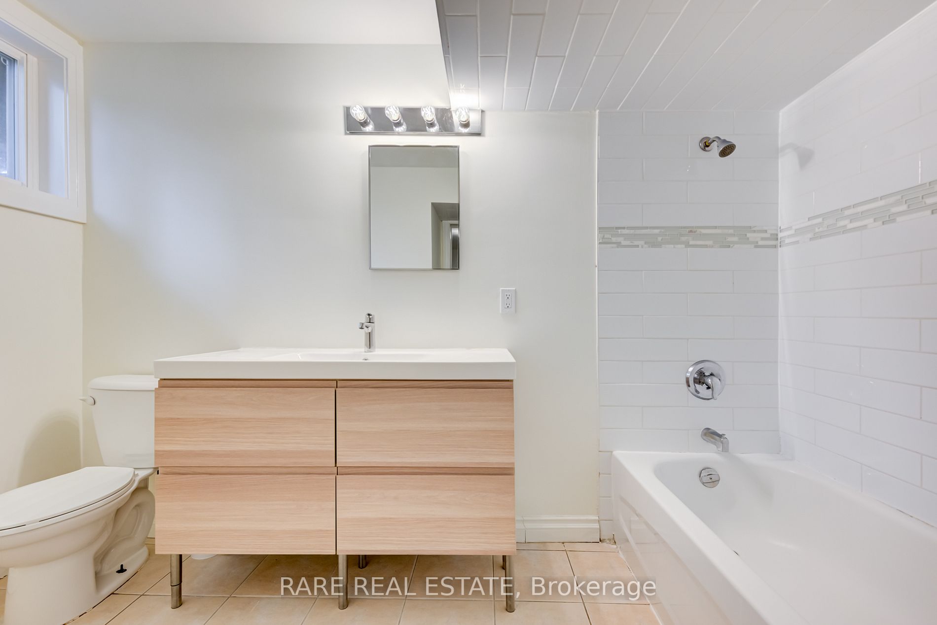 2 Tokay Crt