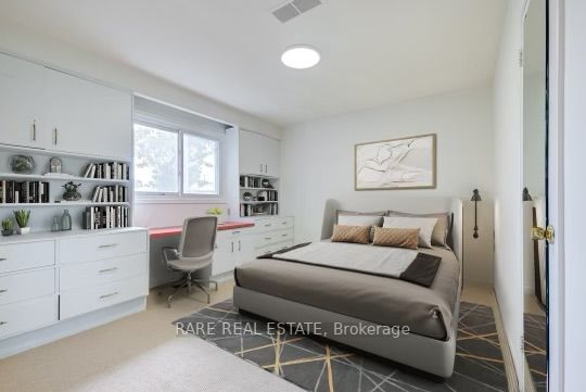 2 Tokay Crt