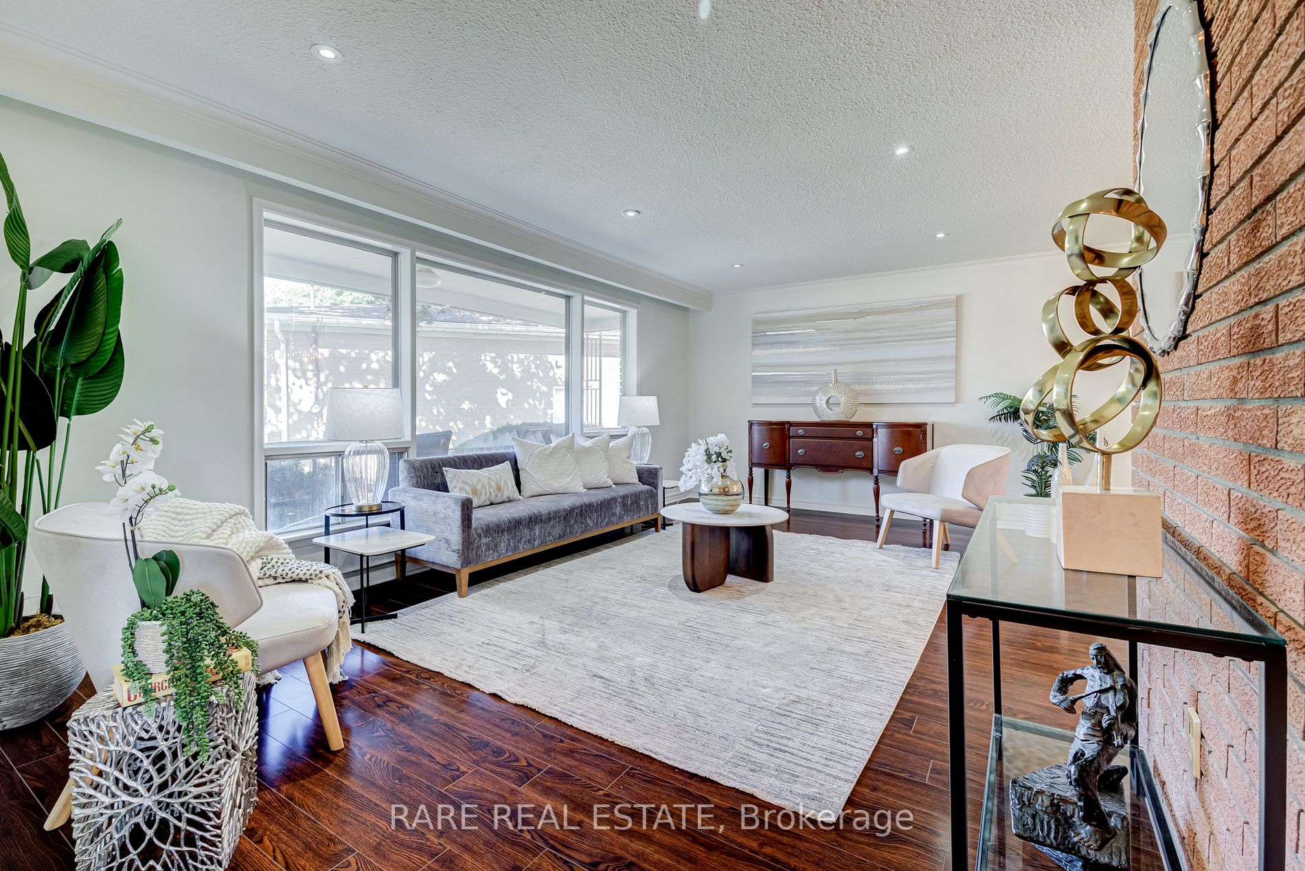 2 Tokay Crt