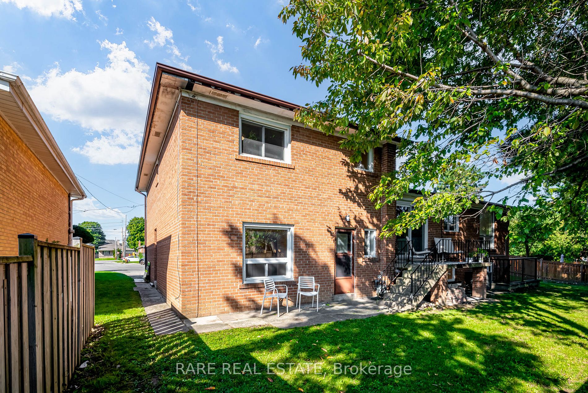 2 Tokay Crt