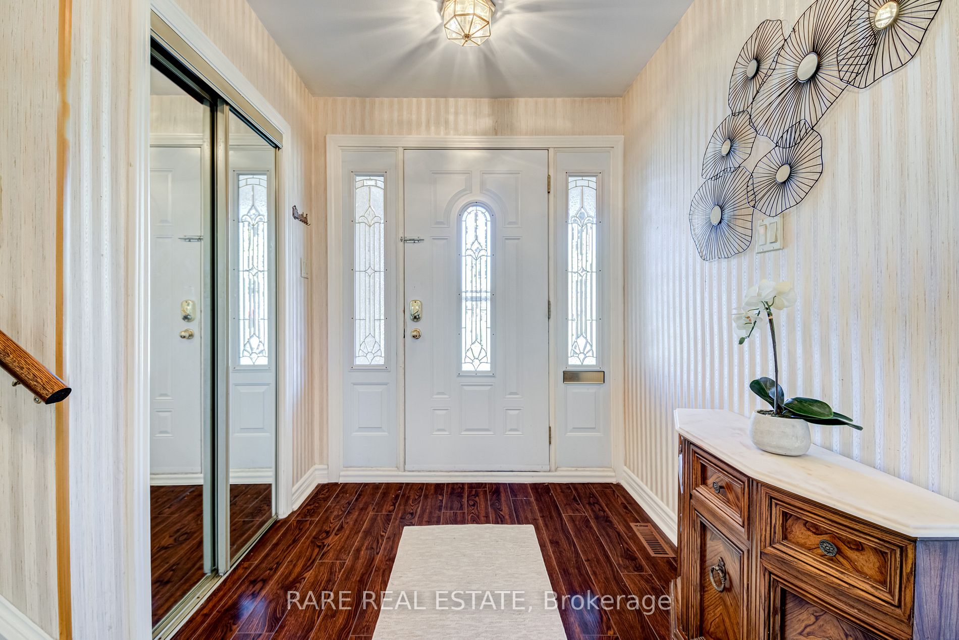 2 Tokay Crt