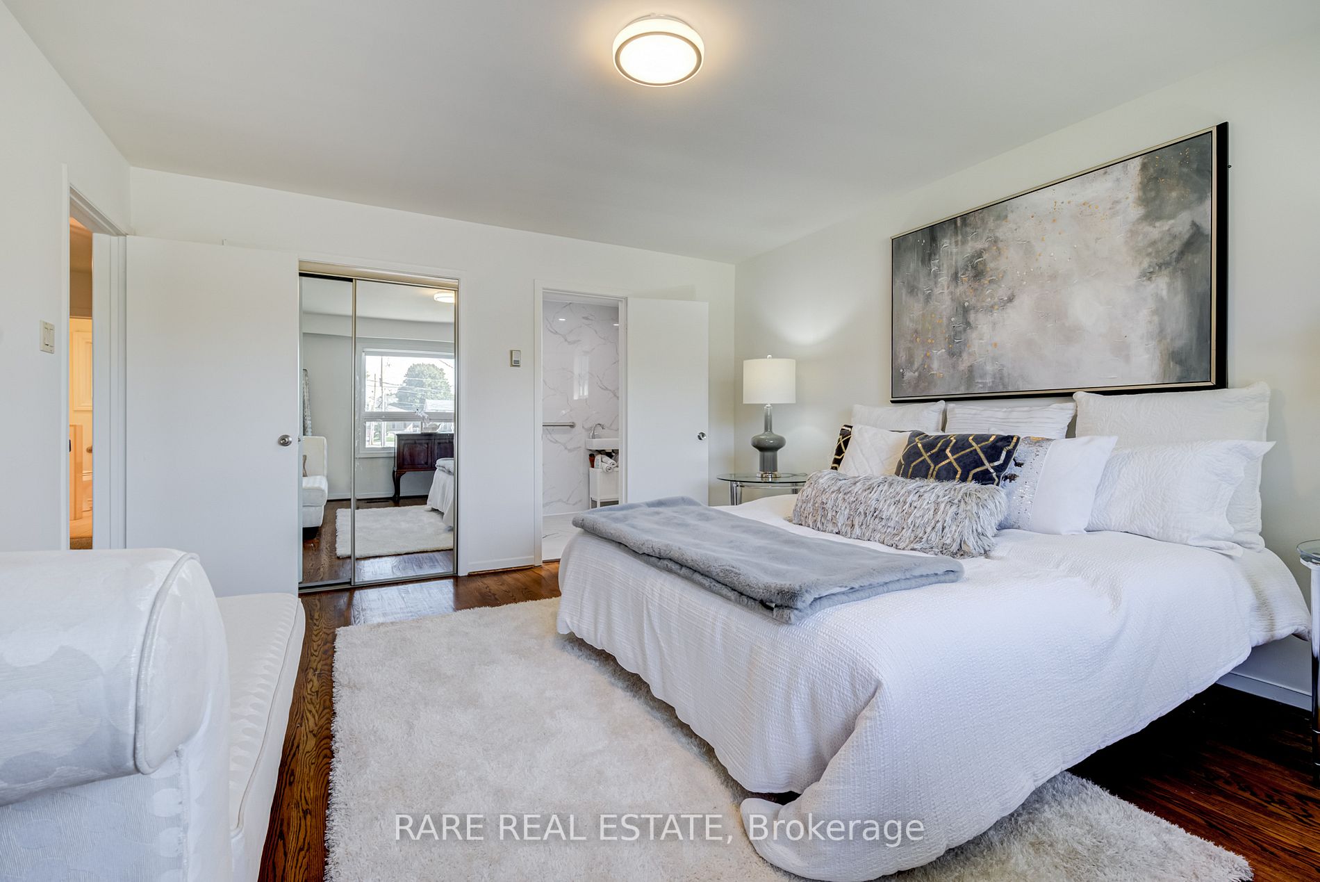 2 Tokay Crt