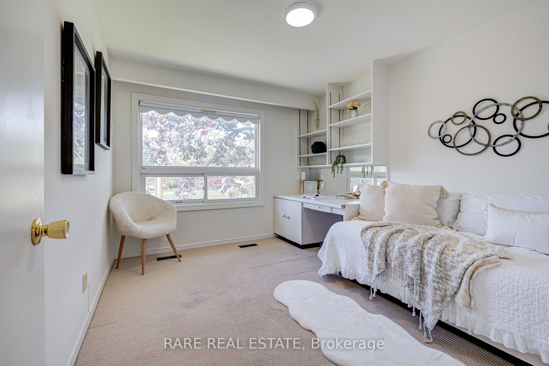 2 Tokay Crt