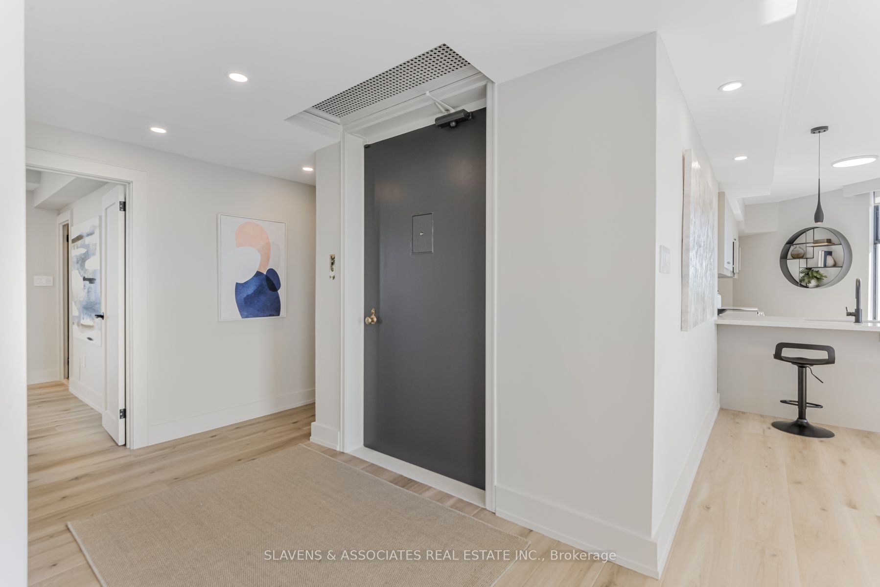 423 Avenue Rd, #9