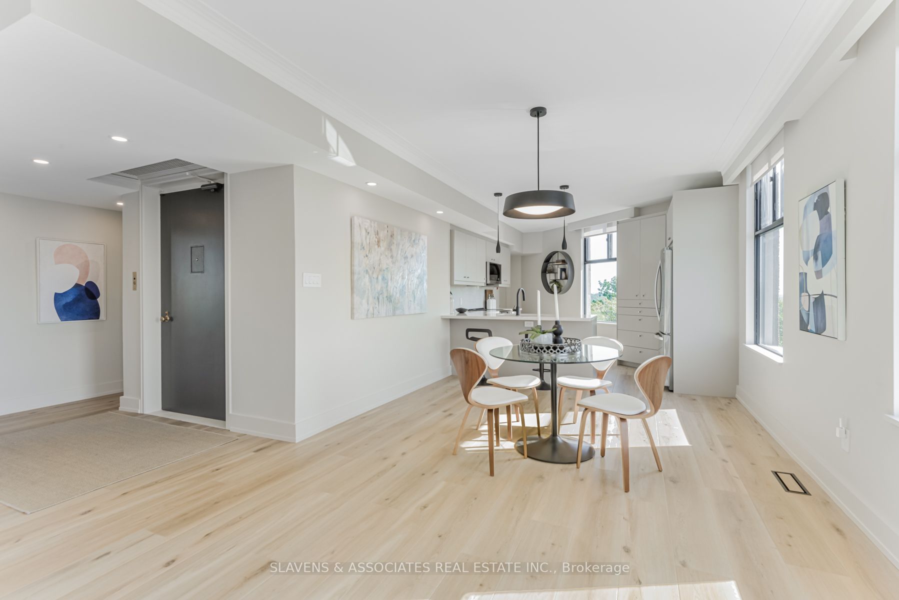 423 Avenue Rd, #9