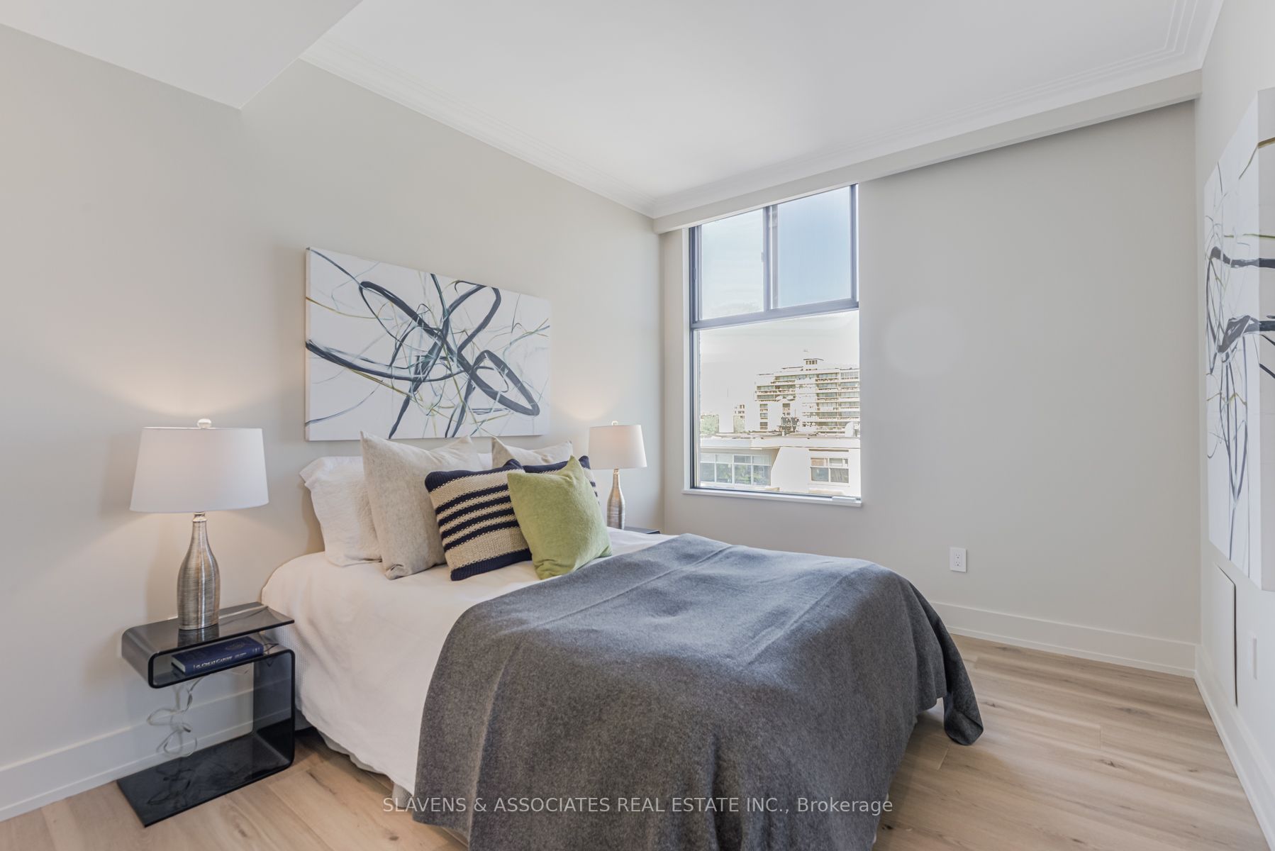 423 Avenue Rd, #9