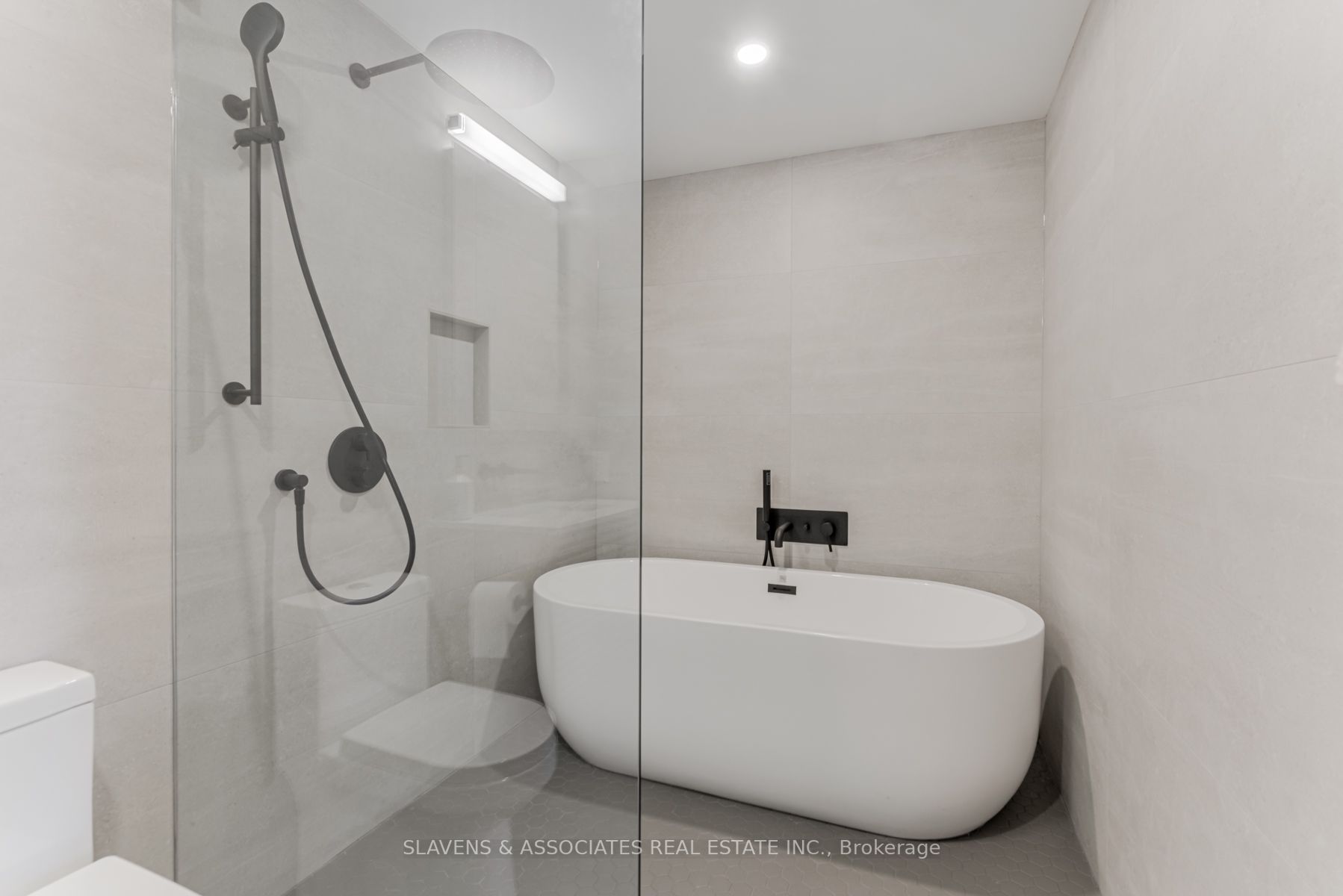 423 Avenue Rd, #9