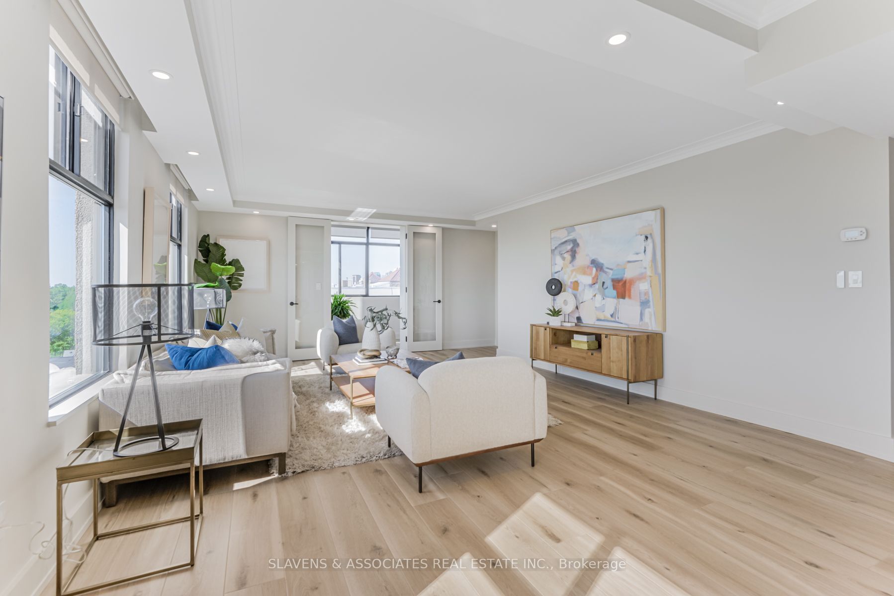 423 Avenue Rd, #9