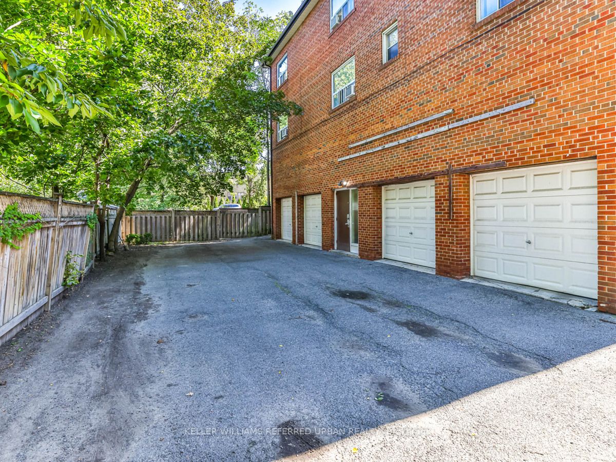 454 Lawrence Ave