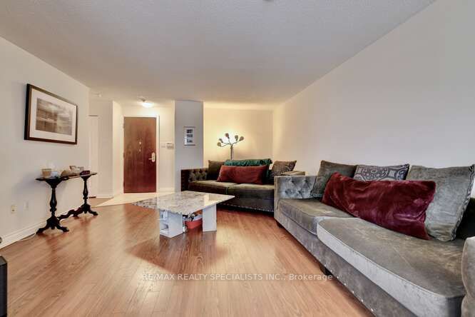 1210 Don Mills Rd, #104