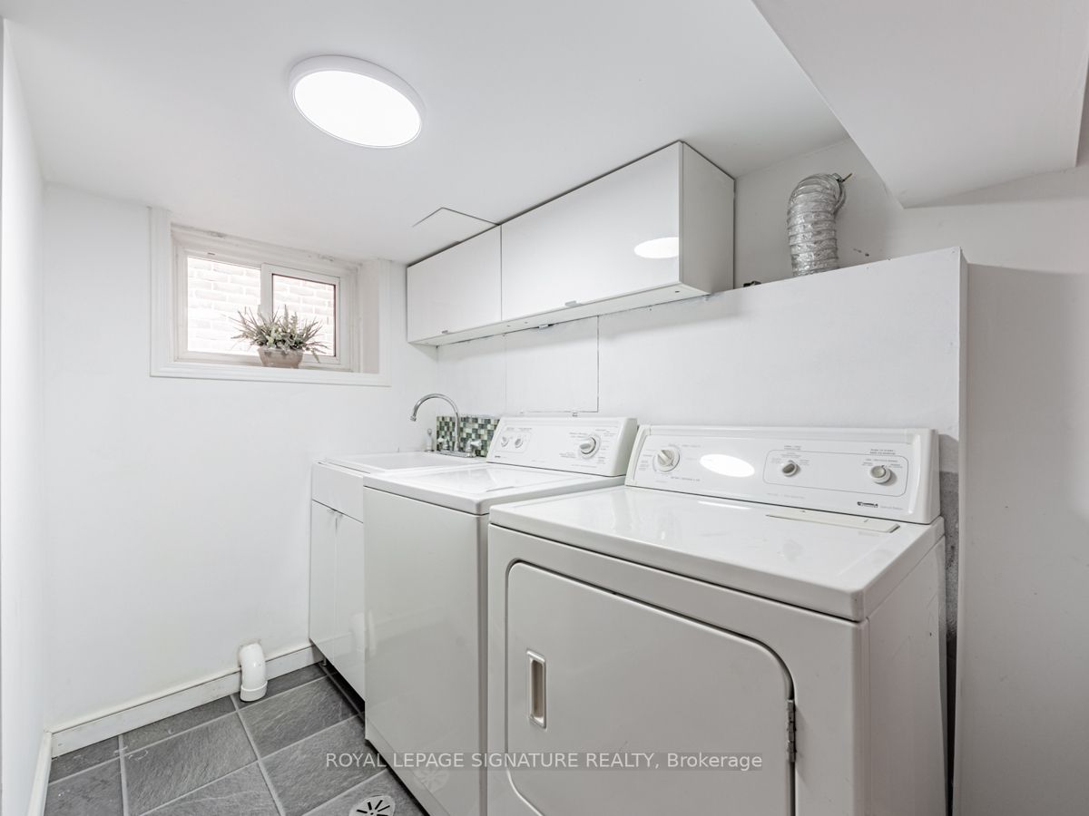 89 Lawrence Ave W