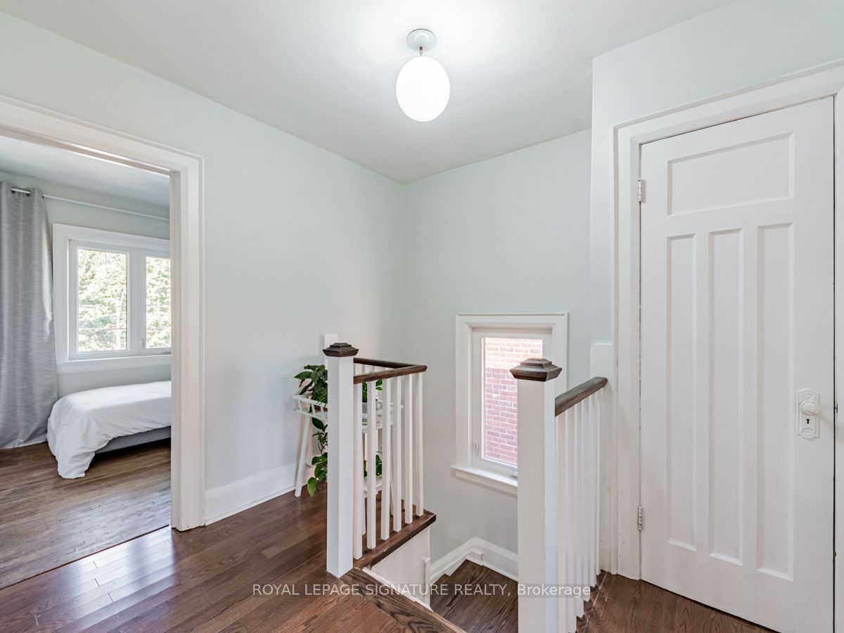 89 Lawrence Ave W