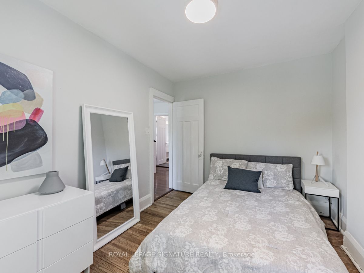 89 Lawrence Ave W